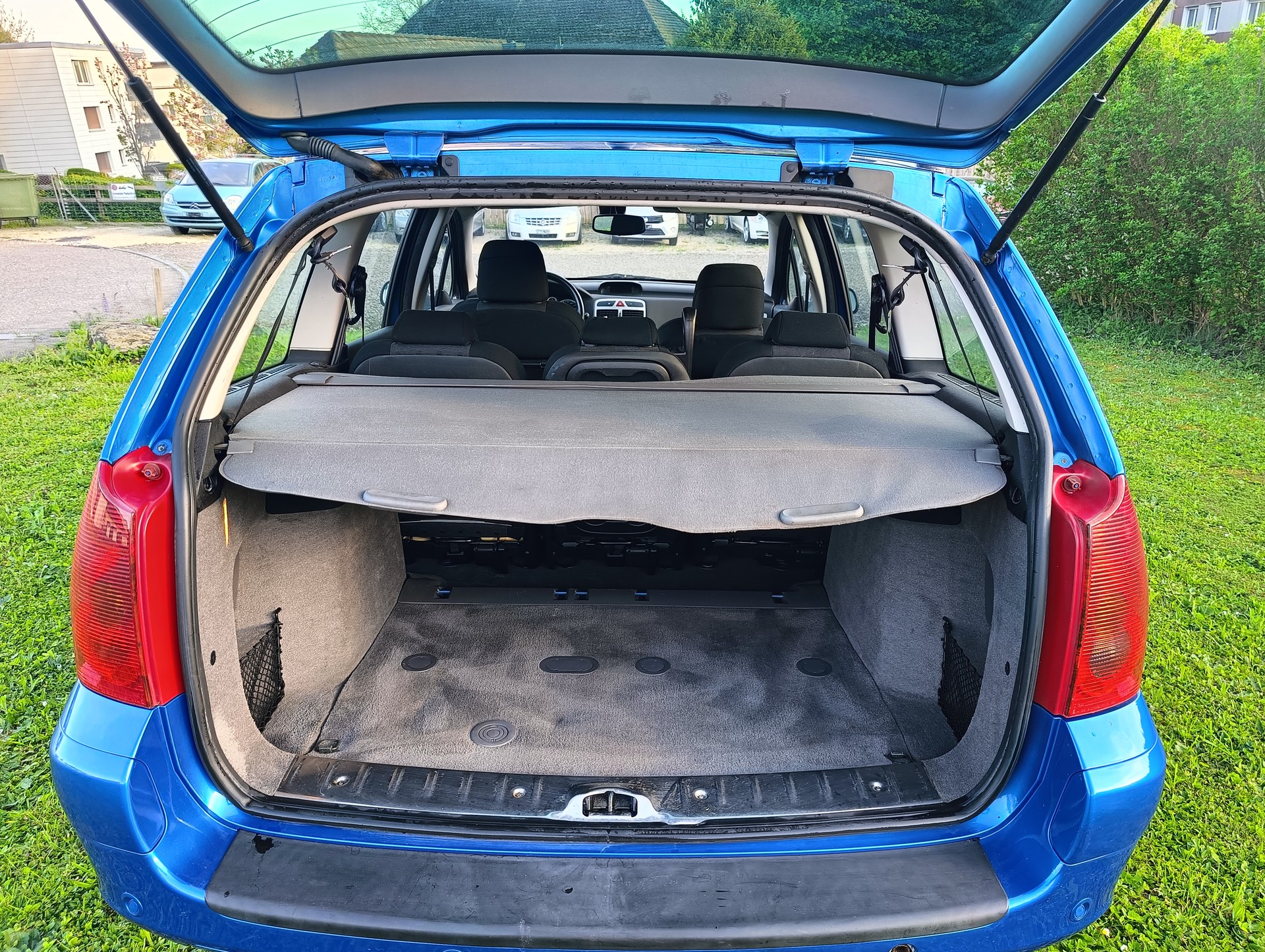 PEUGEOT 307 SW 2.0 16V Premium-image-9