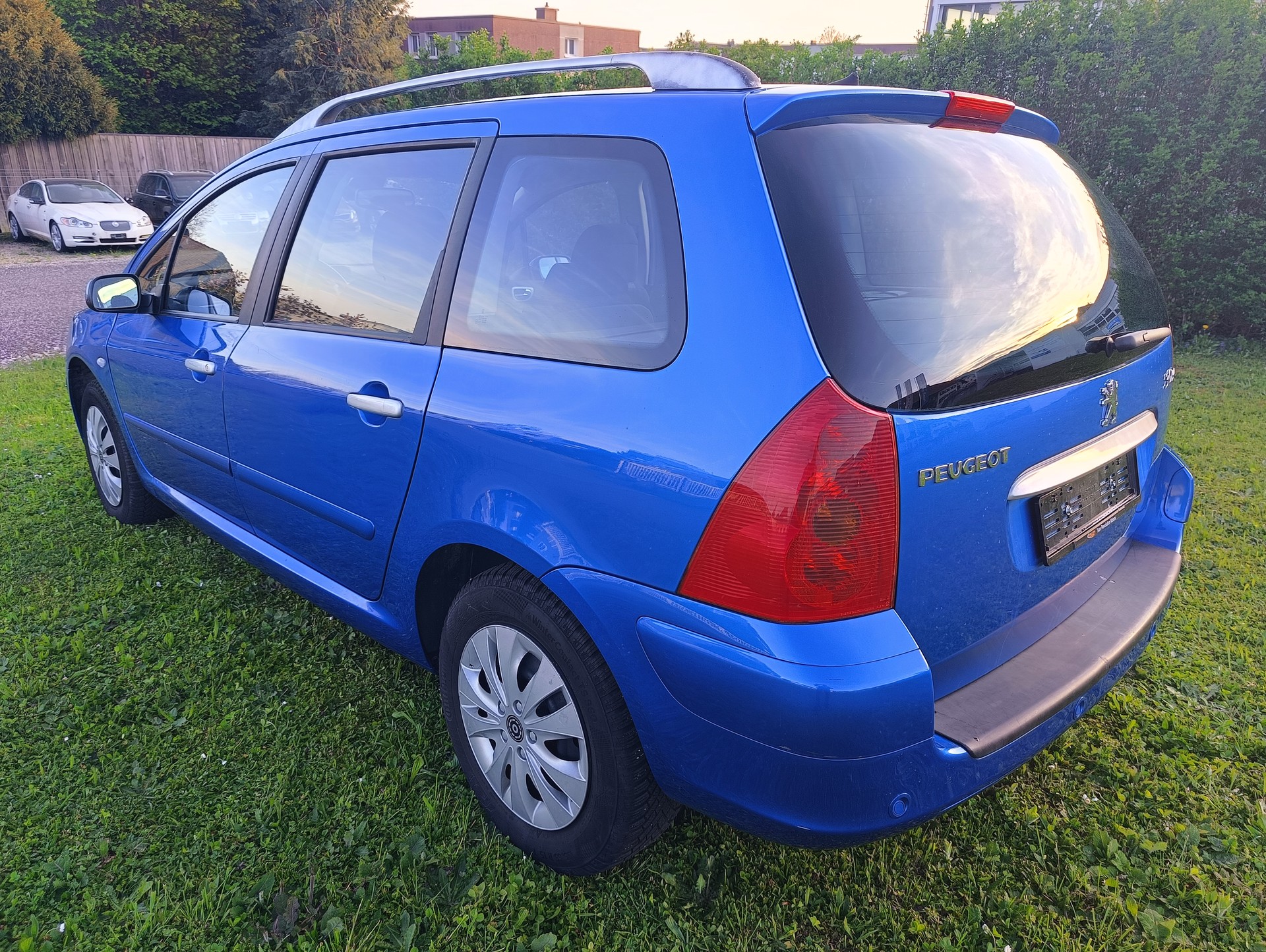 PEUGEOT 307 SW 2.0 16V Premium-image-4