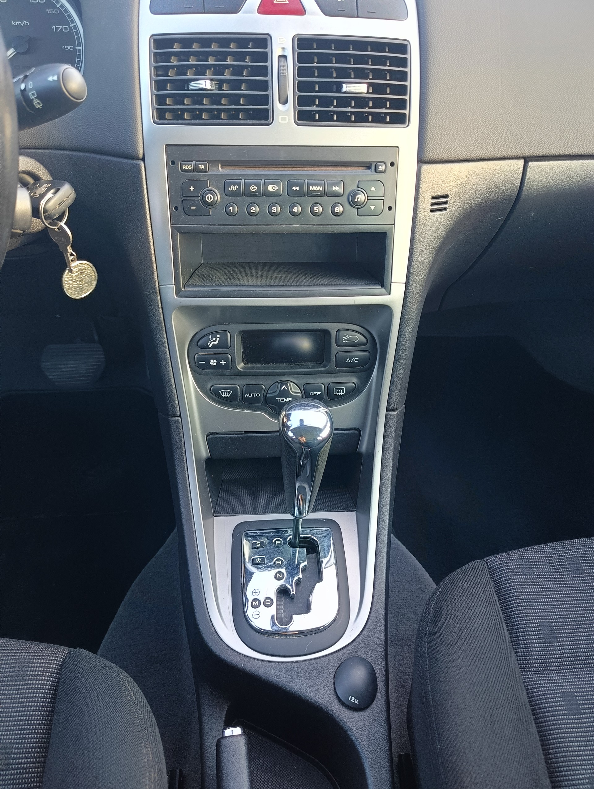 PEUGEOT 307 SW 2.0 16V Premium-image-11