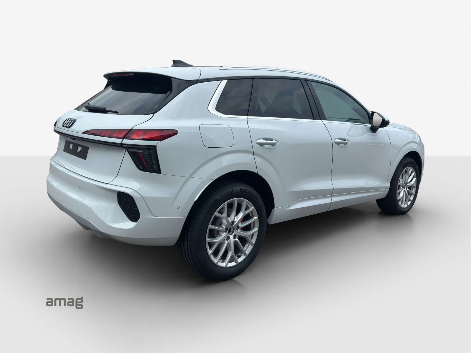 AUDI Q3 SUV 110 kW TFSI S tronic-image-3