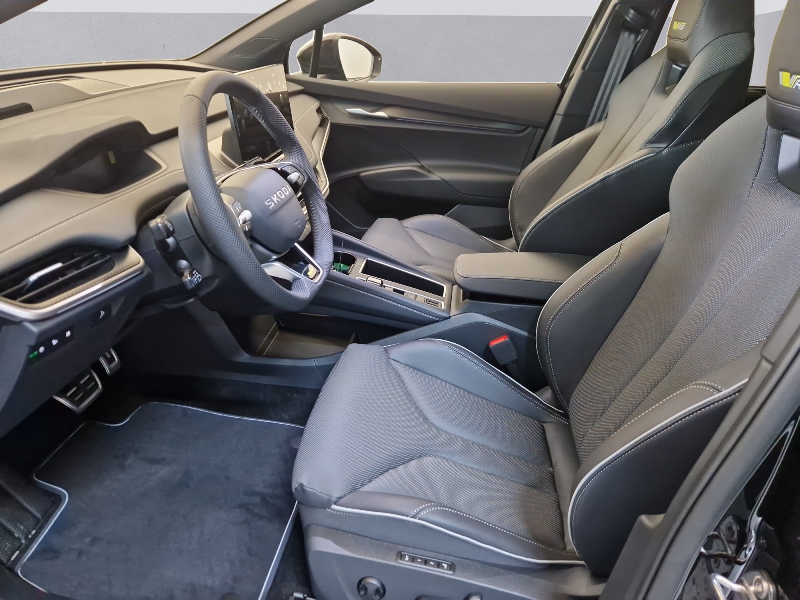 SKODA Enyaq 4x4 RS-image-8