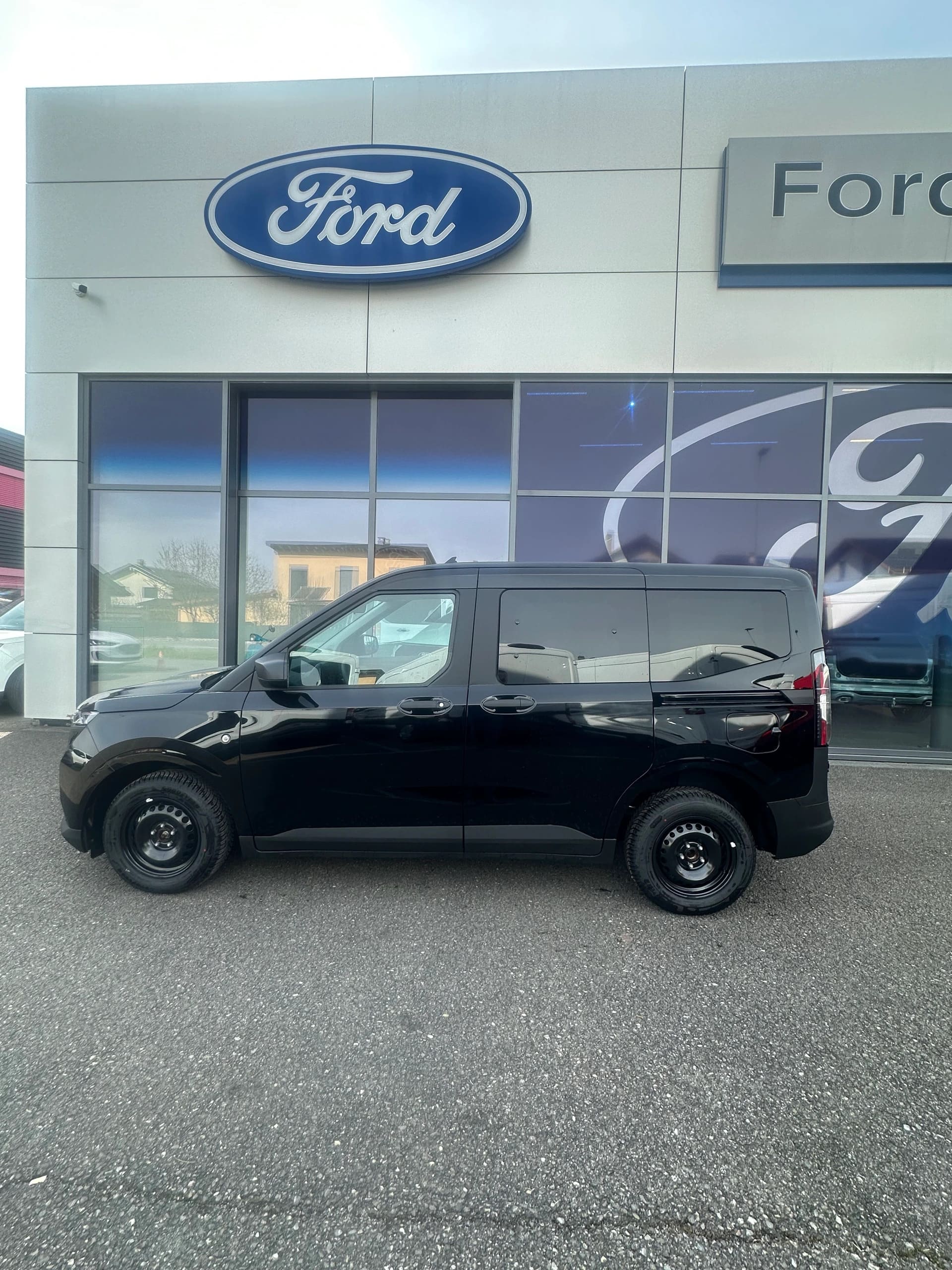 FORD Transit Courier dcab. van 1.0 Trend/125CV/Aut.-image-2