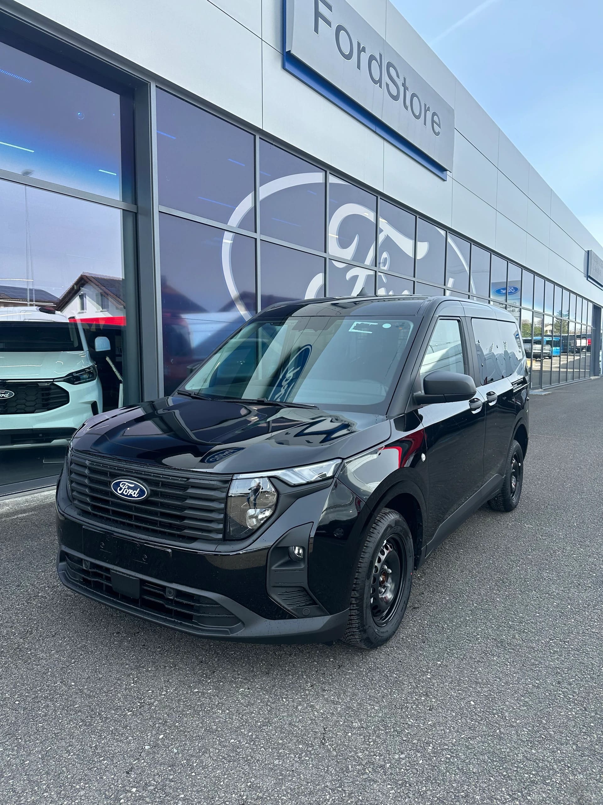 FORD Transit Courier dcab. van 1.0 Trend/125CV/Aut.-image-1