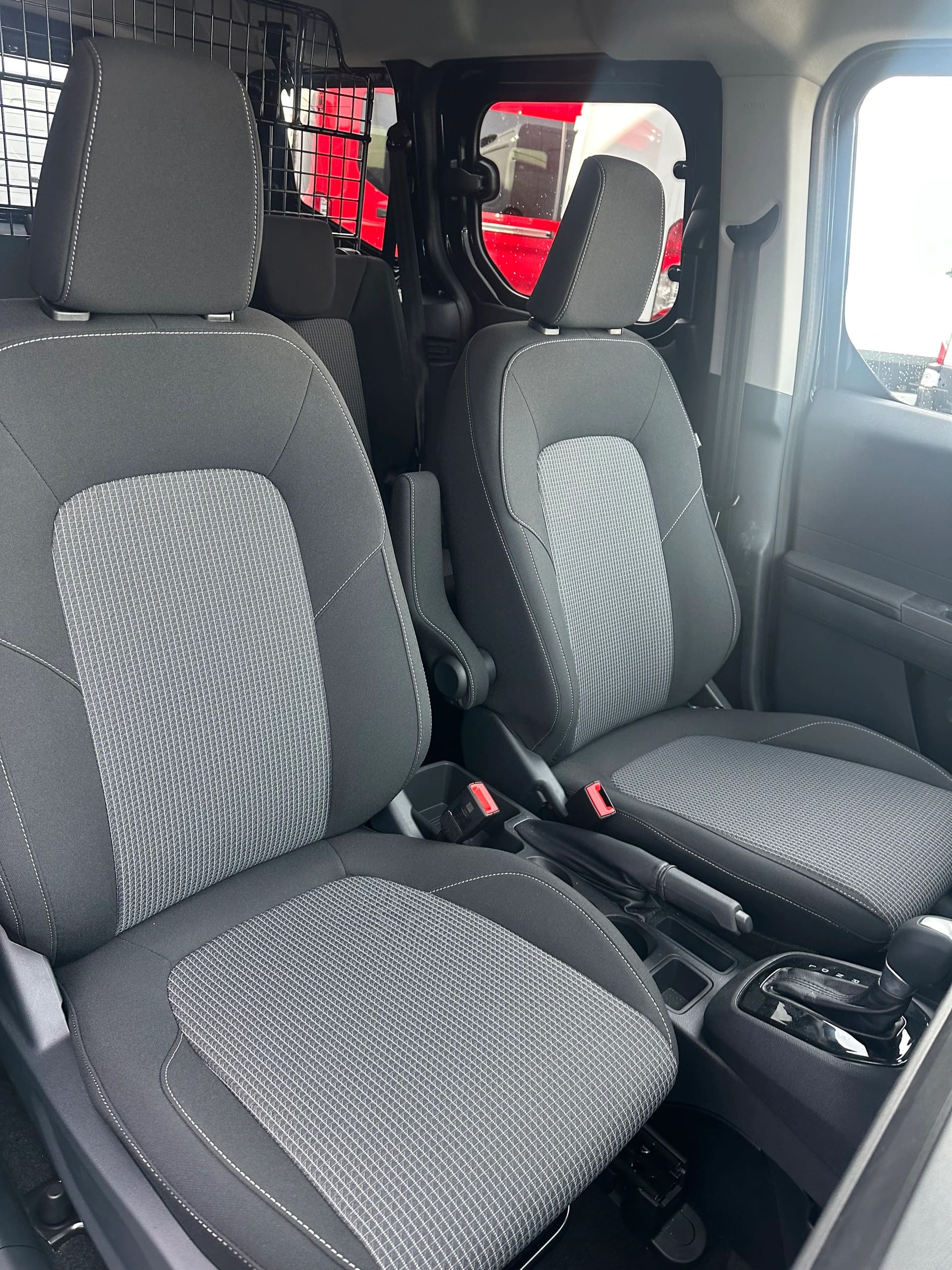 FORD Transit Courier dcab. van 1.0 Trend/125CV/Aut.-image-10