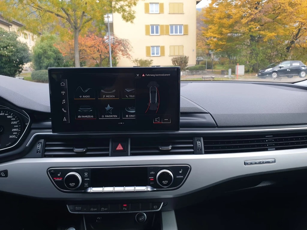 AUDI A4 Avant 40 TDI Attraction quattro S-tronic ** 204 PS ** Alcantara-Leder ** Gr-Navi ** Sitzheizung ** Anh-Kupplung ** Ab MFK **-image-9