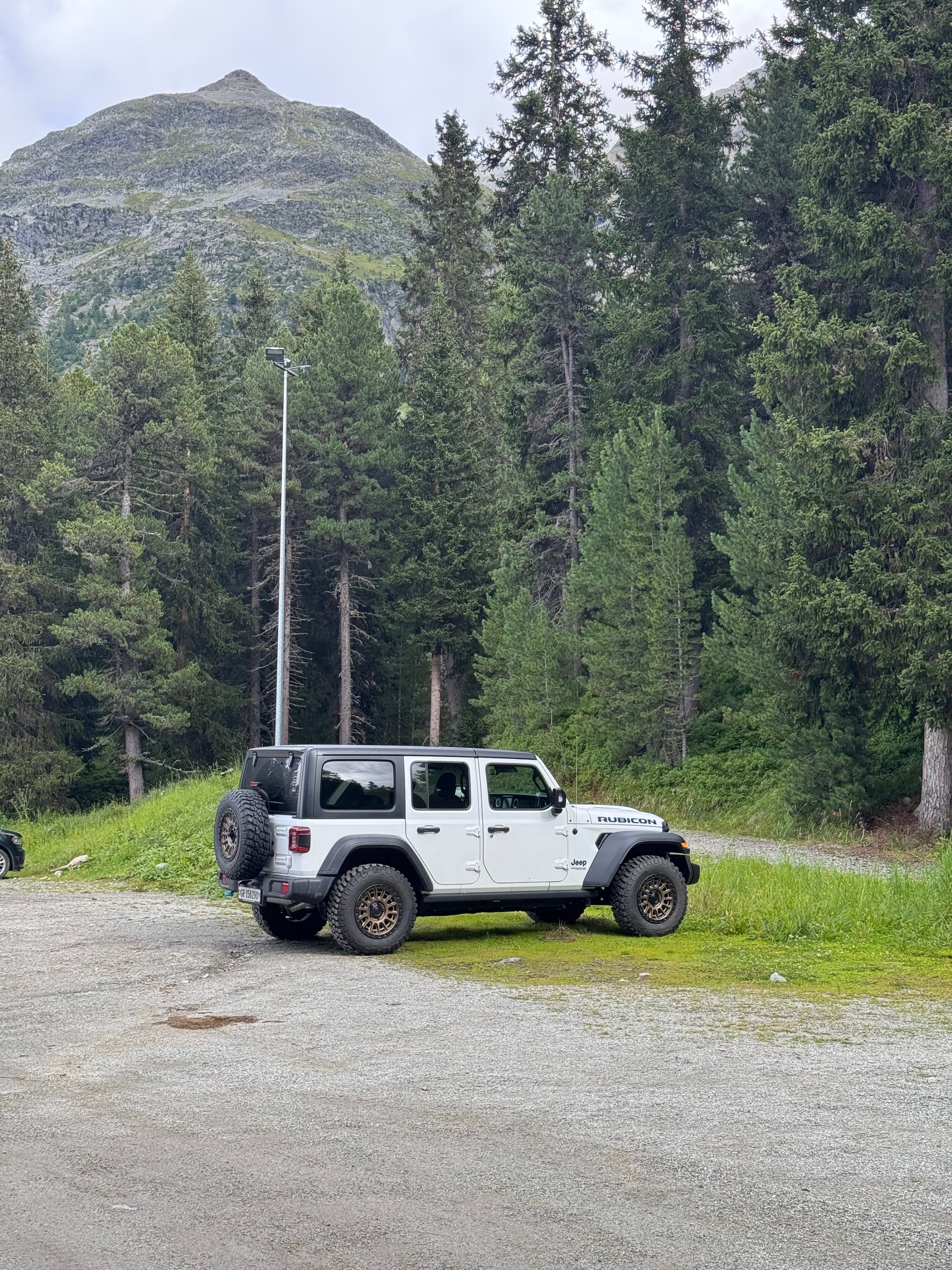 JEEP 2.0 Un120PHEV Unlimited Automatic Rubicon-image-3