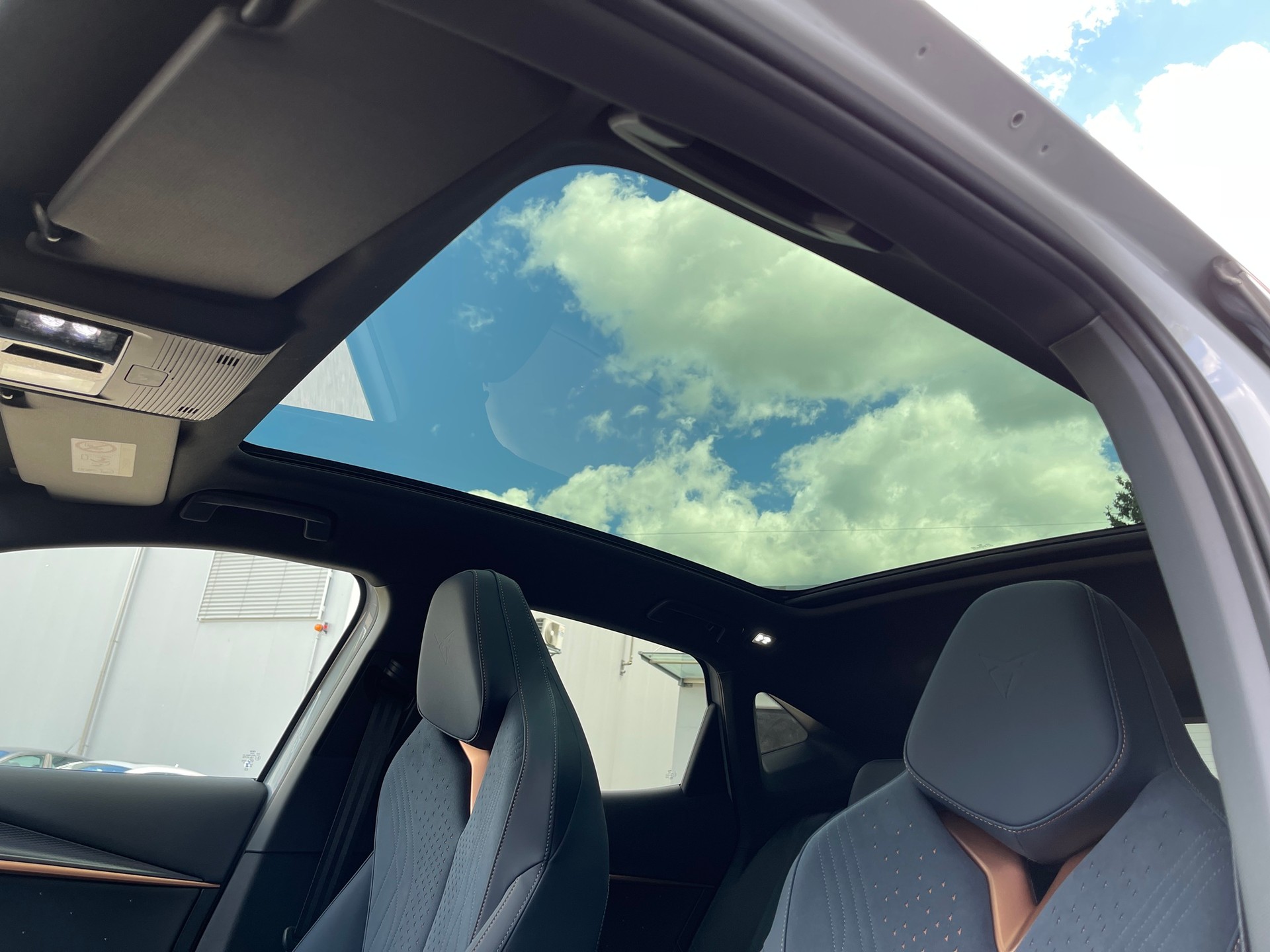 CUPRA Tavascan Type 9 77 kWh Adrenaline Prime Edition-image-8