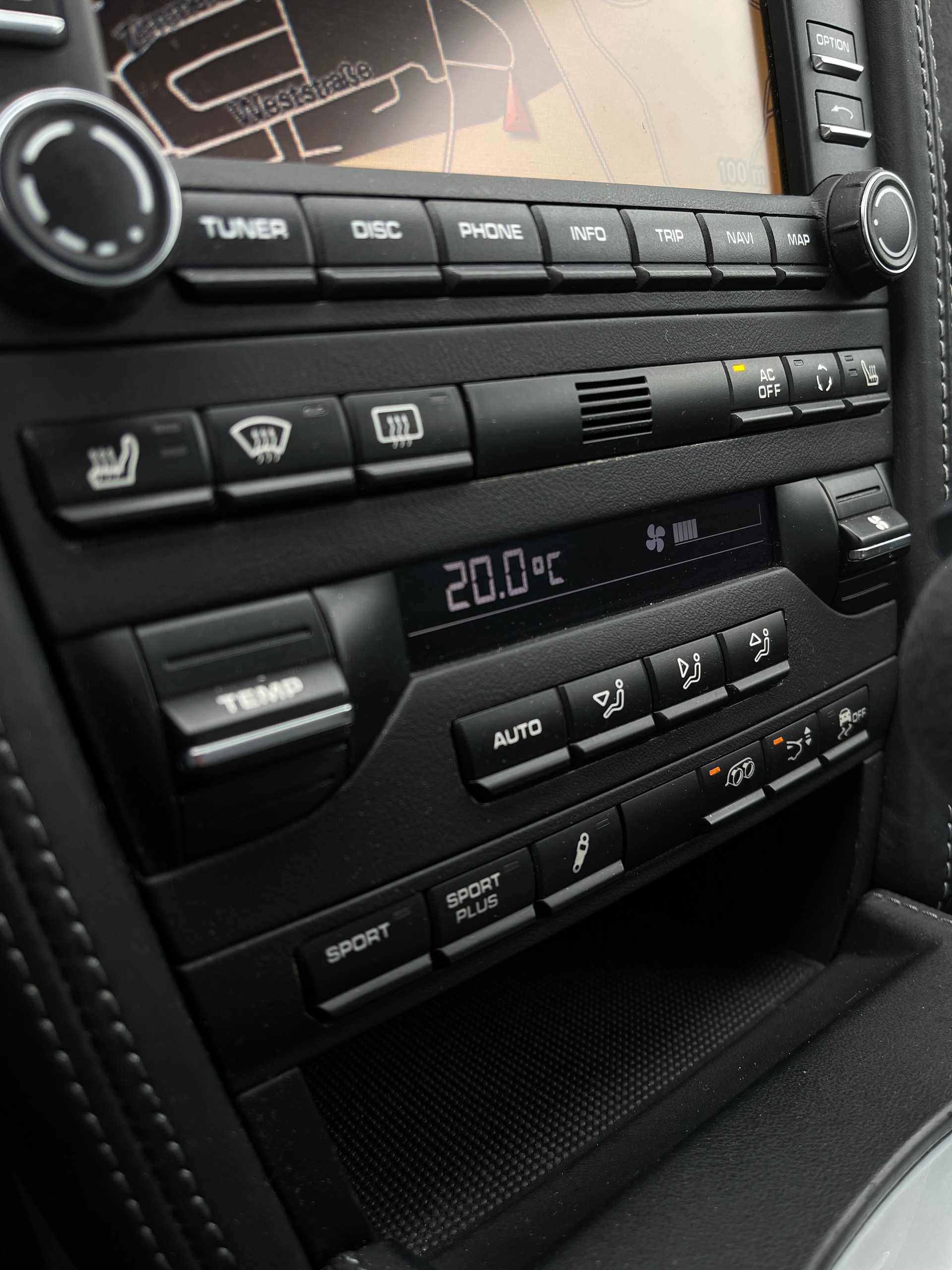 PORSCHE 911 (997.2) Carrera 4 GTS PDK-image-9