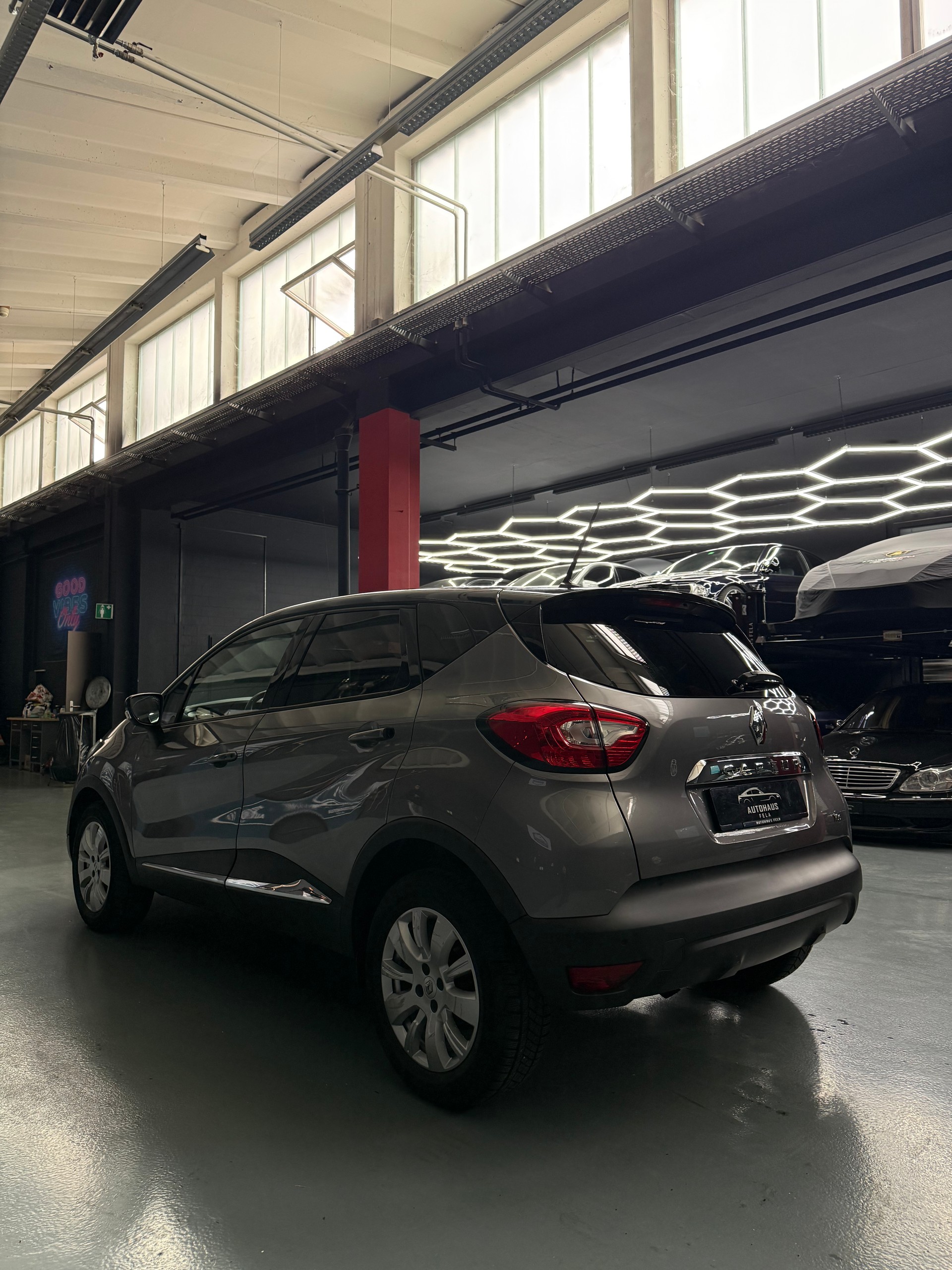 RENAULT Captur 1.2 T 16V Dynamique EDC-image-4