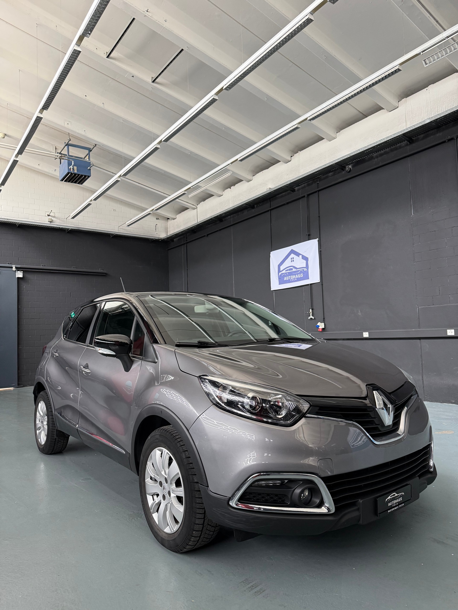 RENAULT Captur 1.2 T 16V Dynamique EDC-image-0