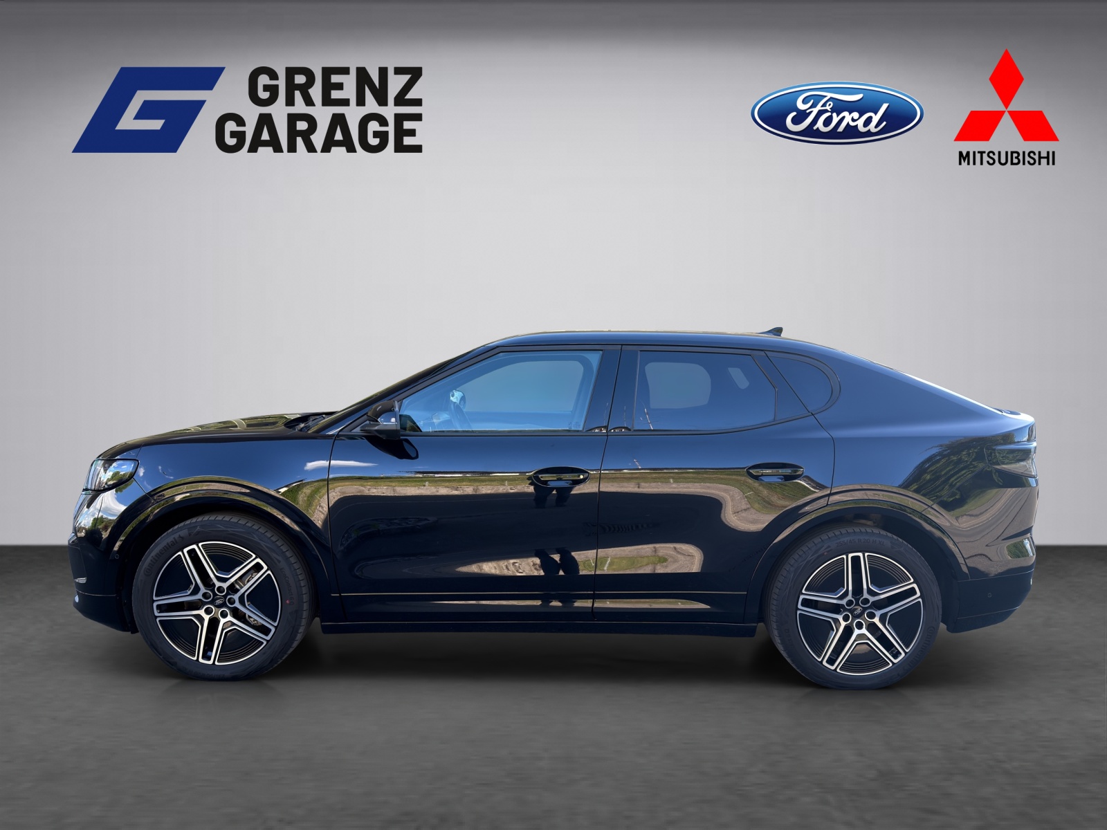 FORD Capri Extended Range Premium-showroom-element-1