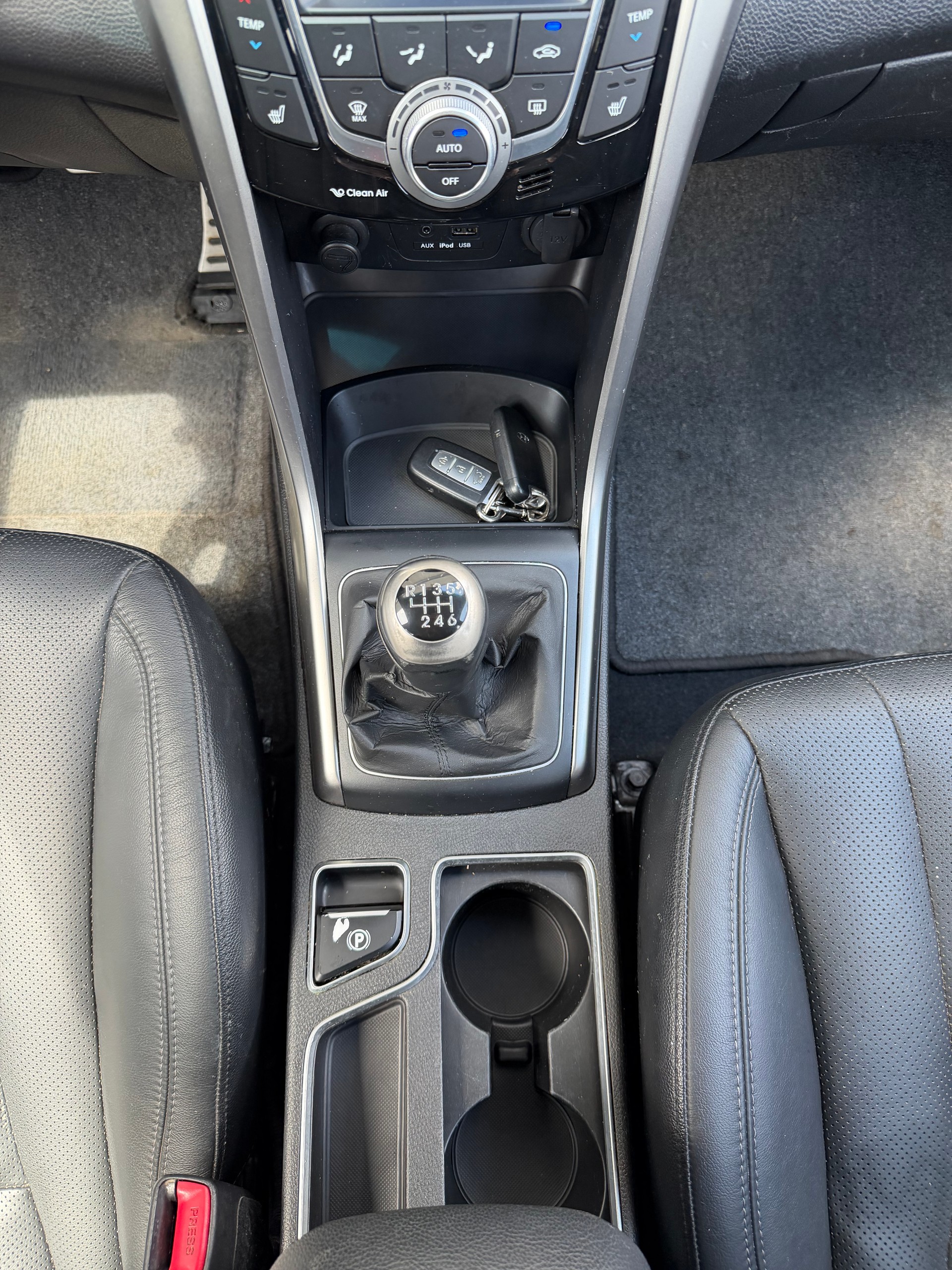 HYUNDAI i30 Wagon 1.6 GDI Premium-image-7