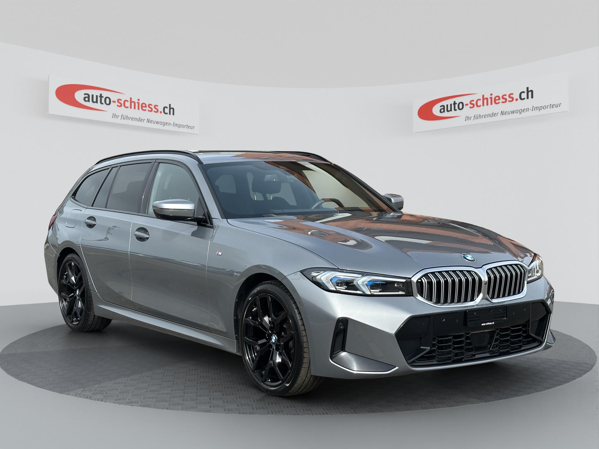 BMW 320d xDrive 48V Touring M Sport Steptronic-image-0