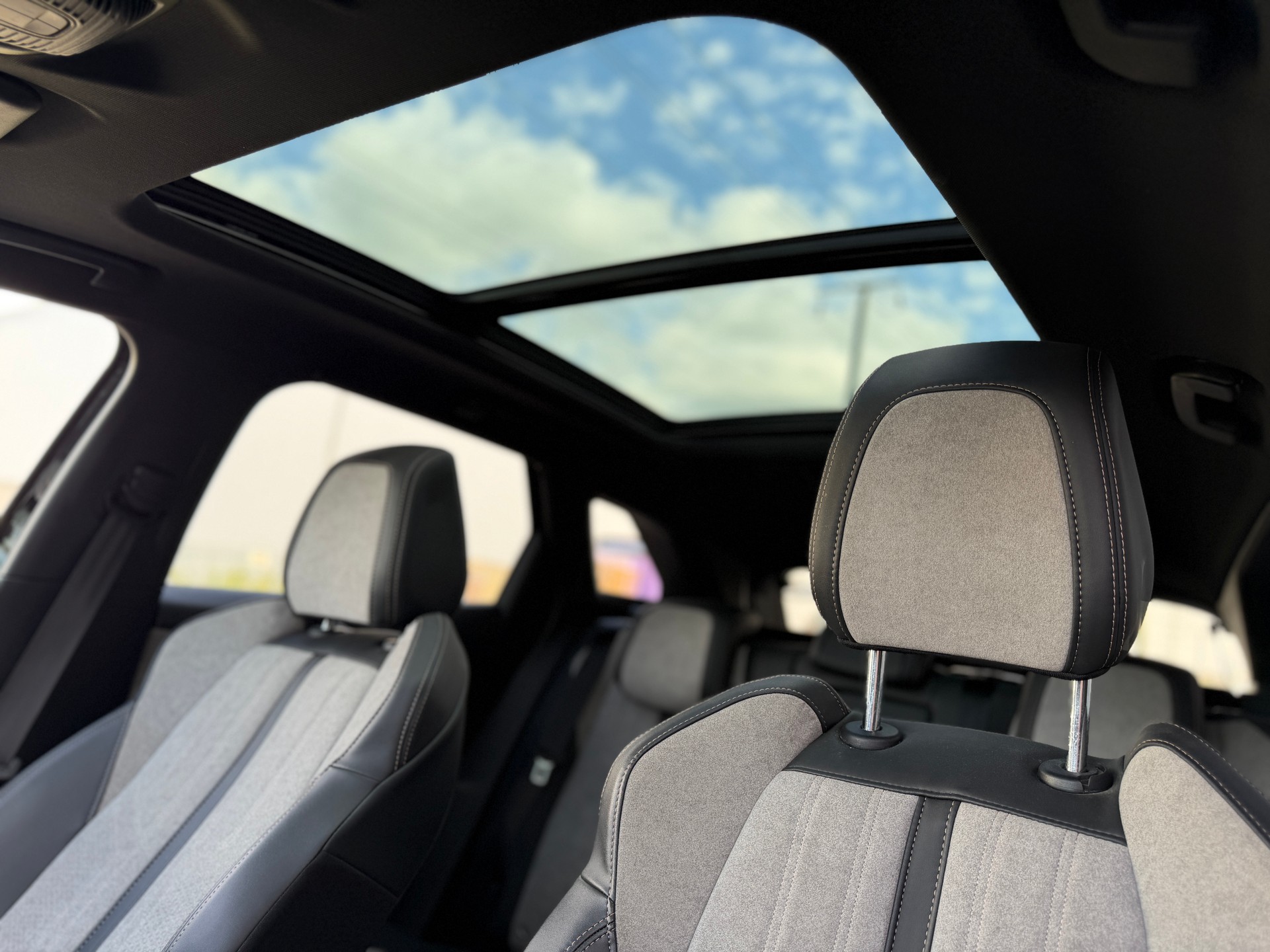 PEUGEOT 3008 300e Hybrid4 GT Pack EAT8 / 300 PS-image-13