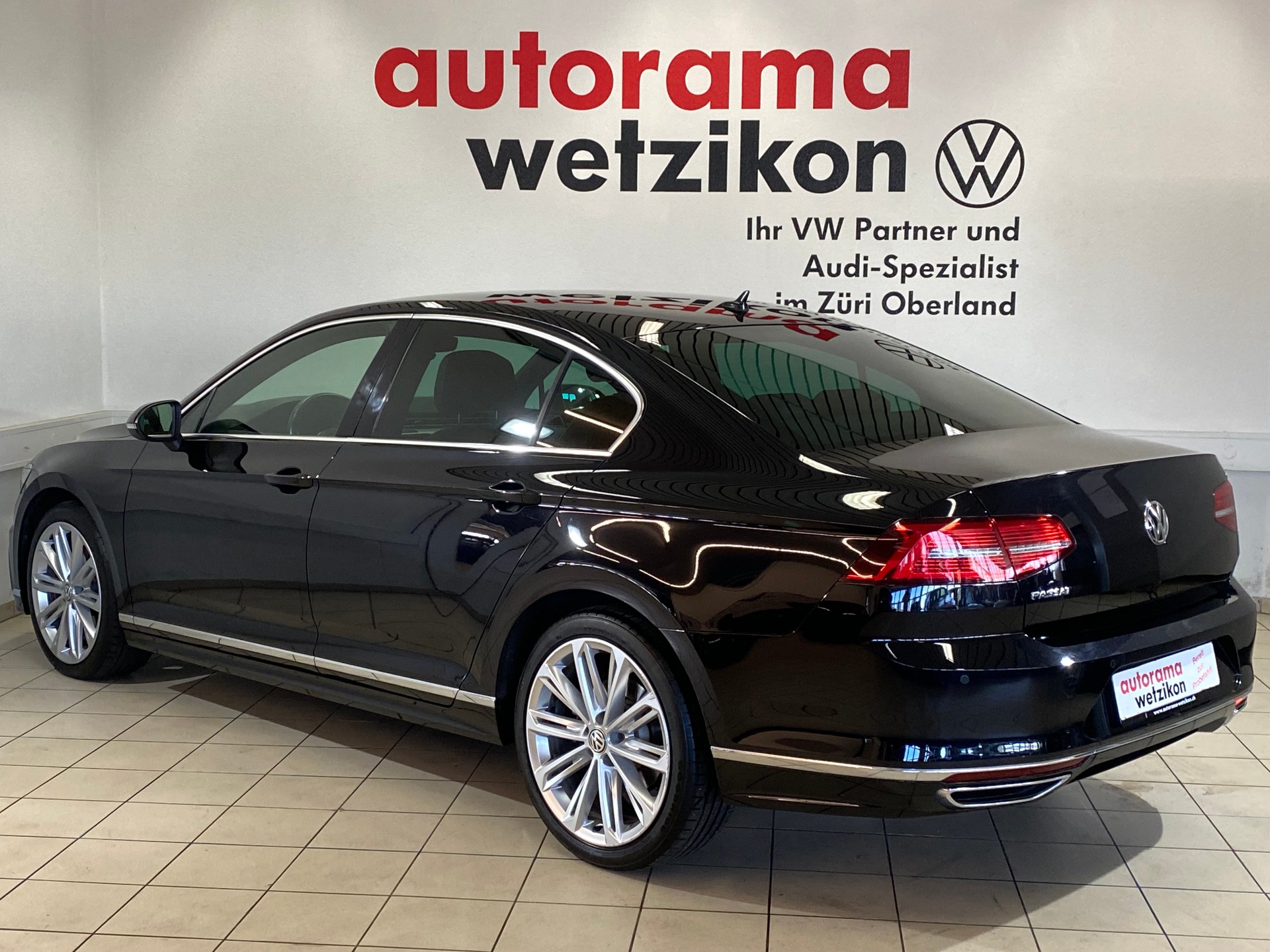 VW Passat 2.0 TDI SCR BMT R-Line Highline DSG-image-2