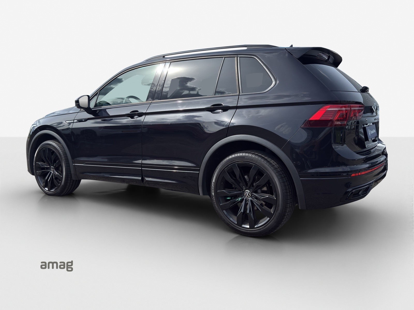 VW Tiguan 2.0 TDI SCR R-Line 4Motion DSG-image-2