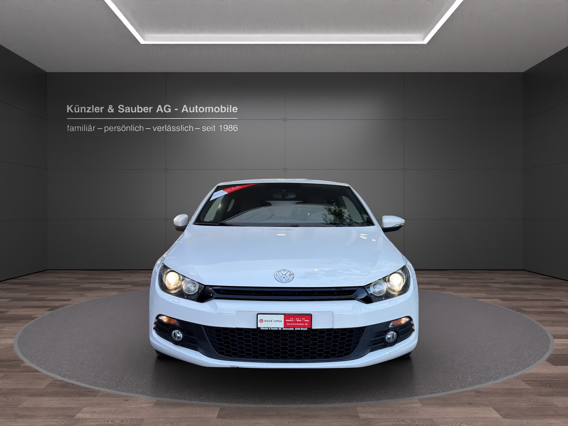 VW Scirocco 2.0 TSI-showroom-element-1