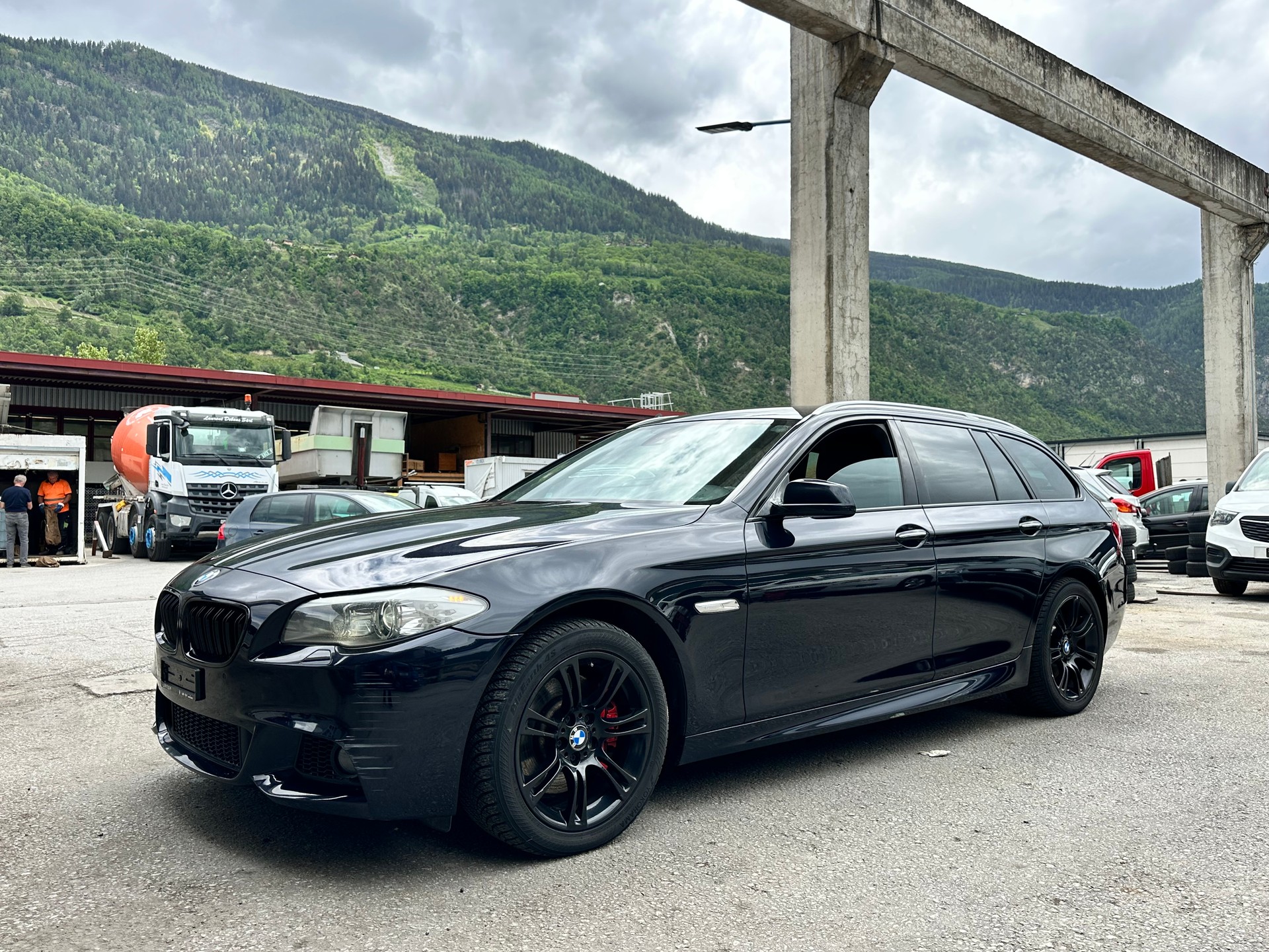 BMW 530d xDrive Touring Steptronic-image-0