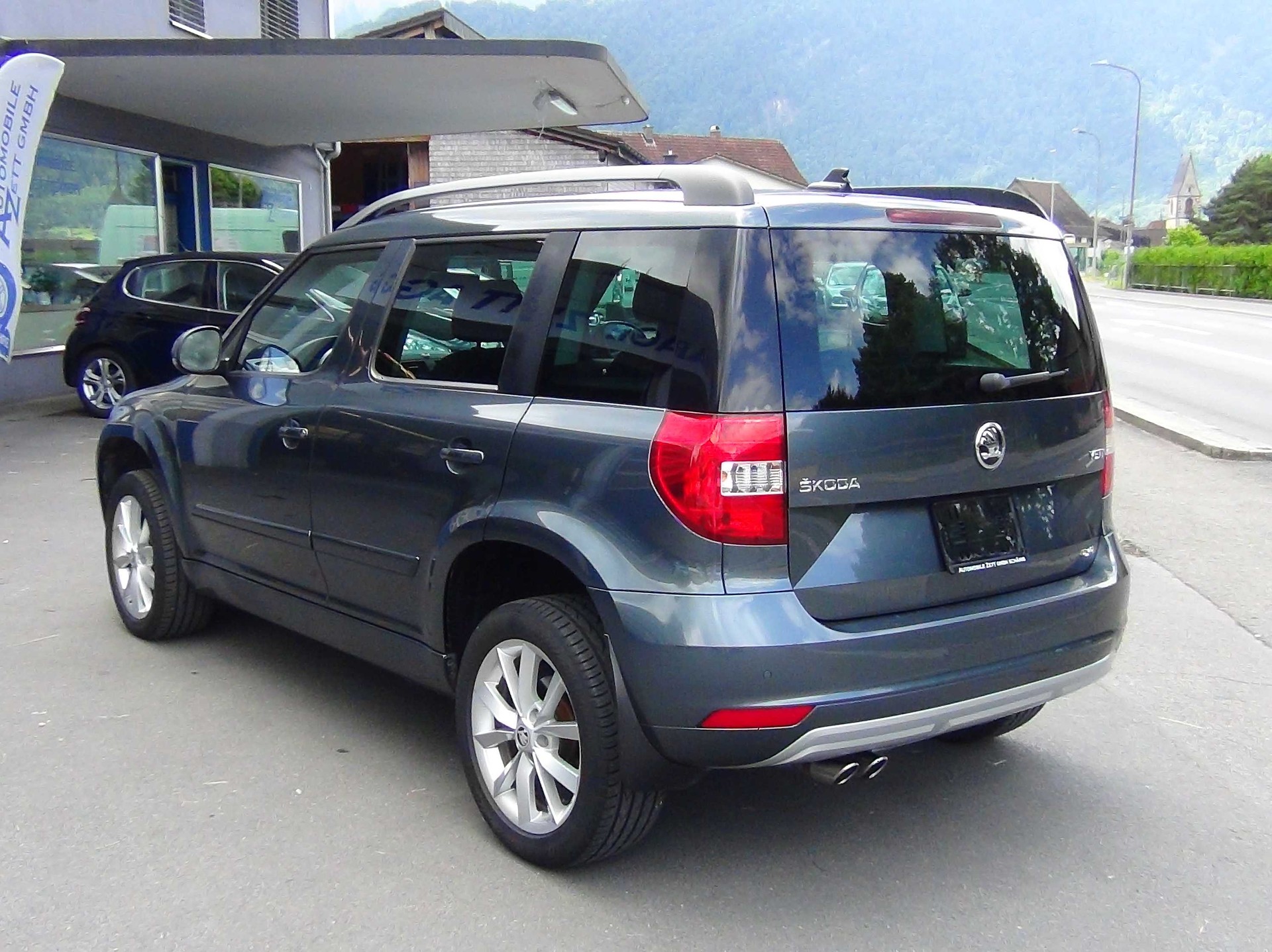 SKODA Yeti 2.0 TDI Active 4x4 DSG-image-6