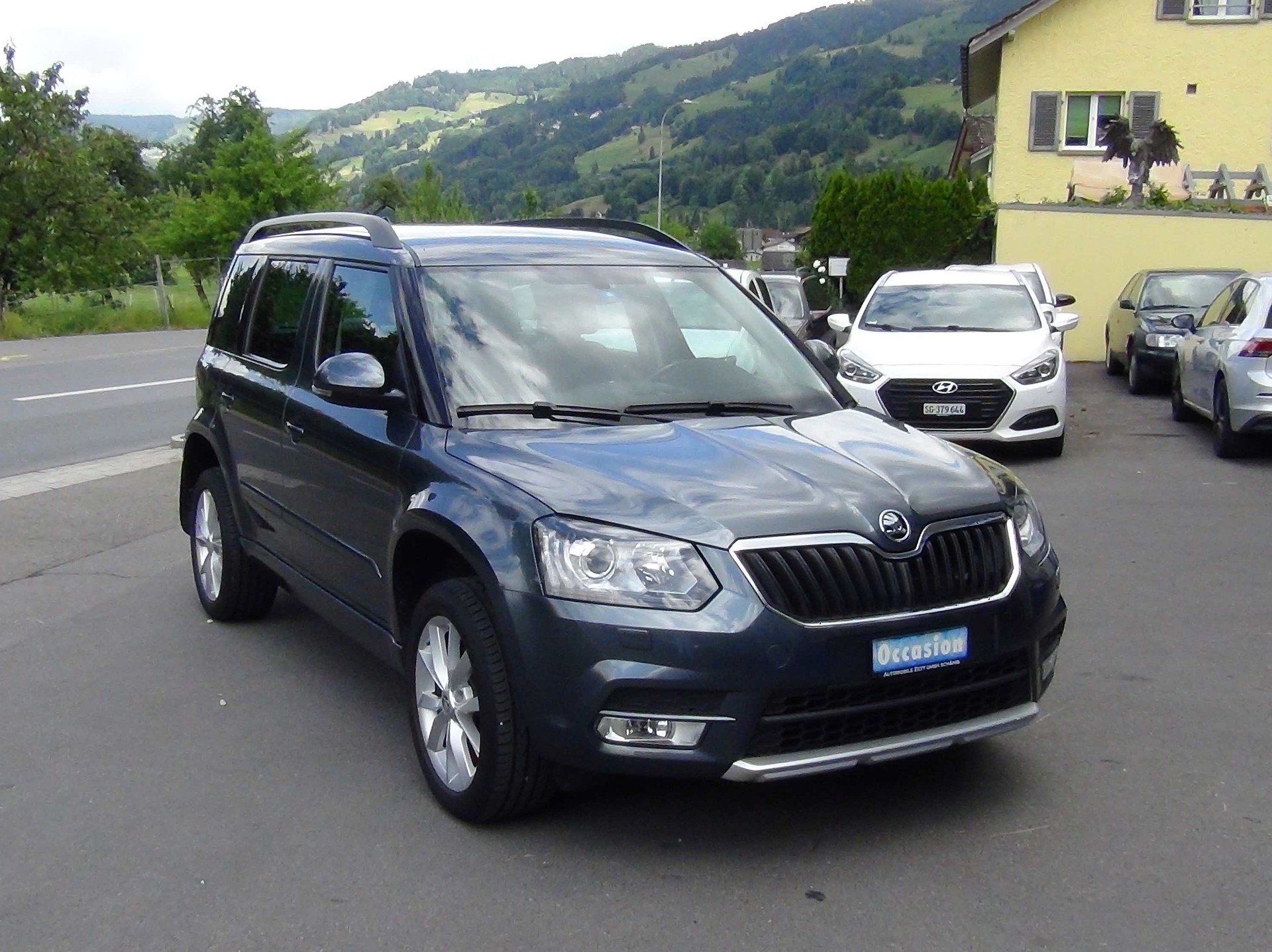 SKODA Yeti 2.0 TDI Active 4x4 DSG-image-3