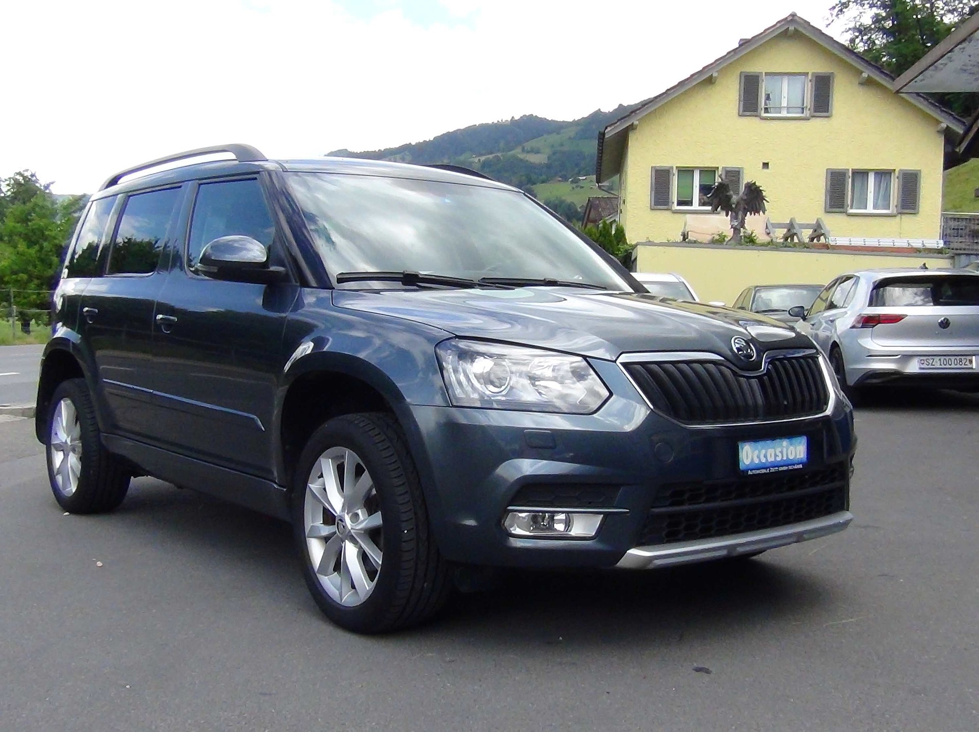 SKODA Yeti 2.0 TDI Active 4x4 DSG-image-2