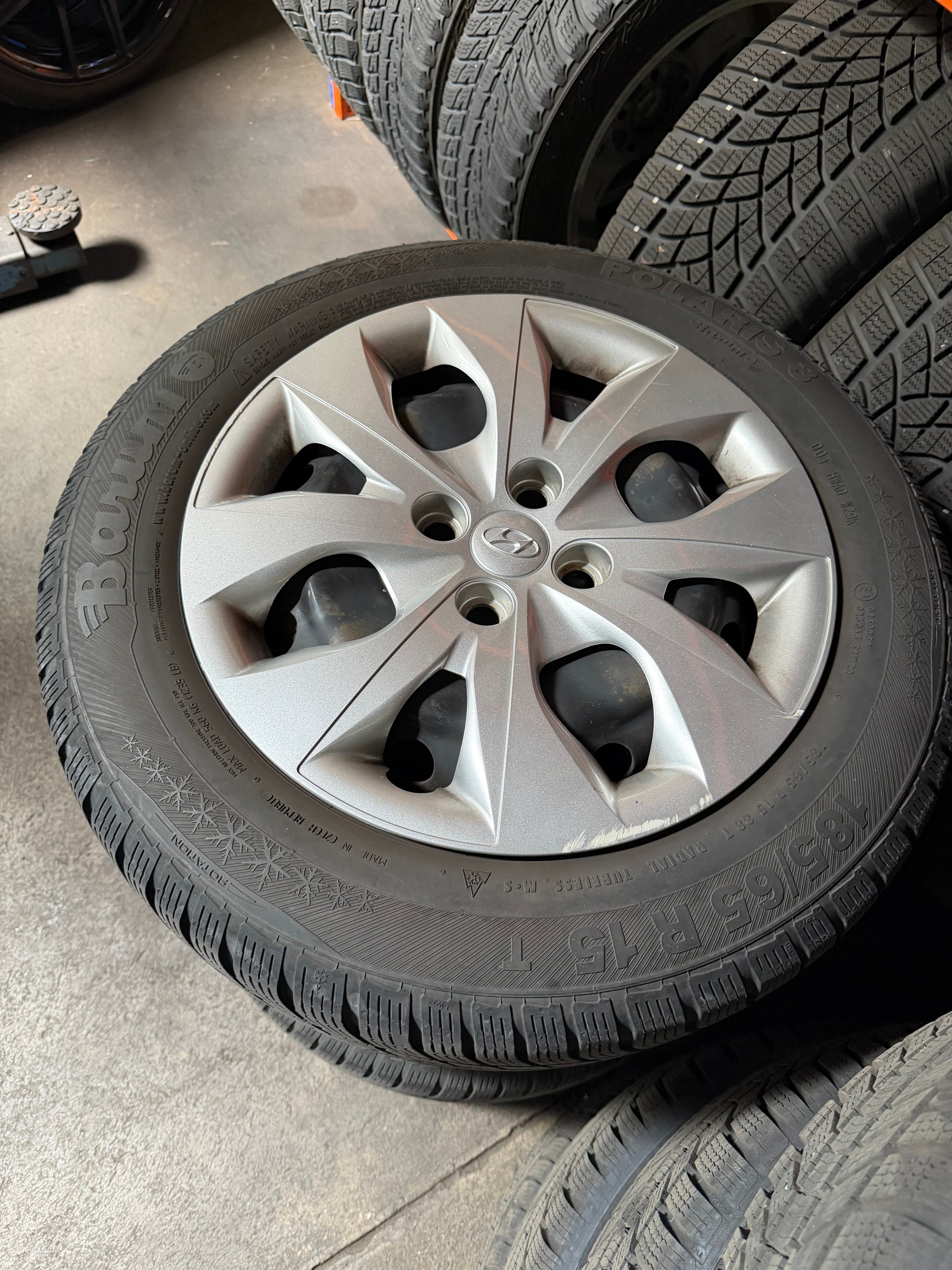 HYUNDAI i20 1.2 Amplia-image-14