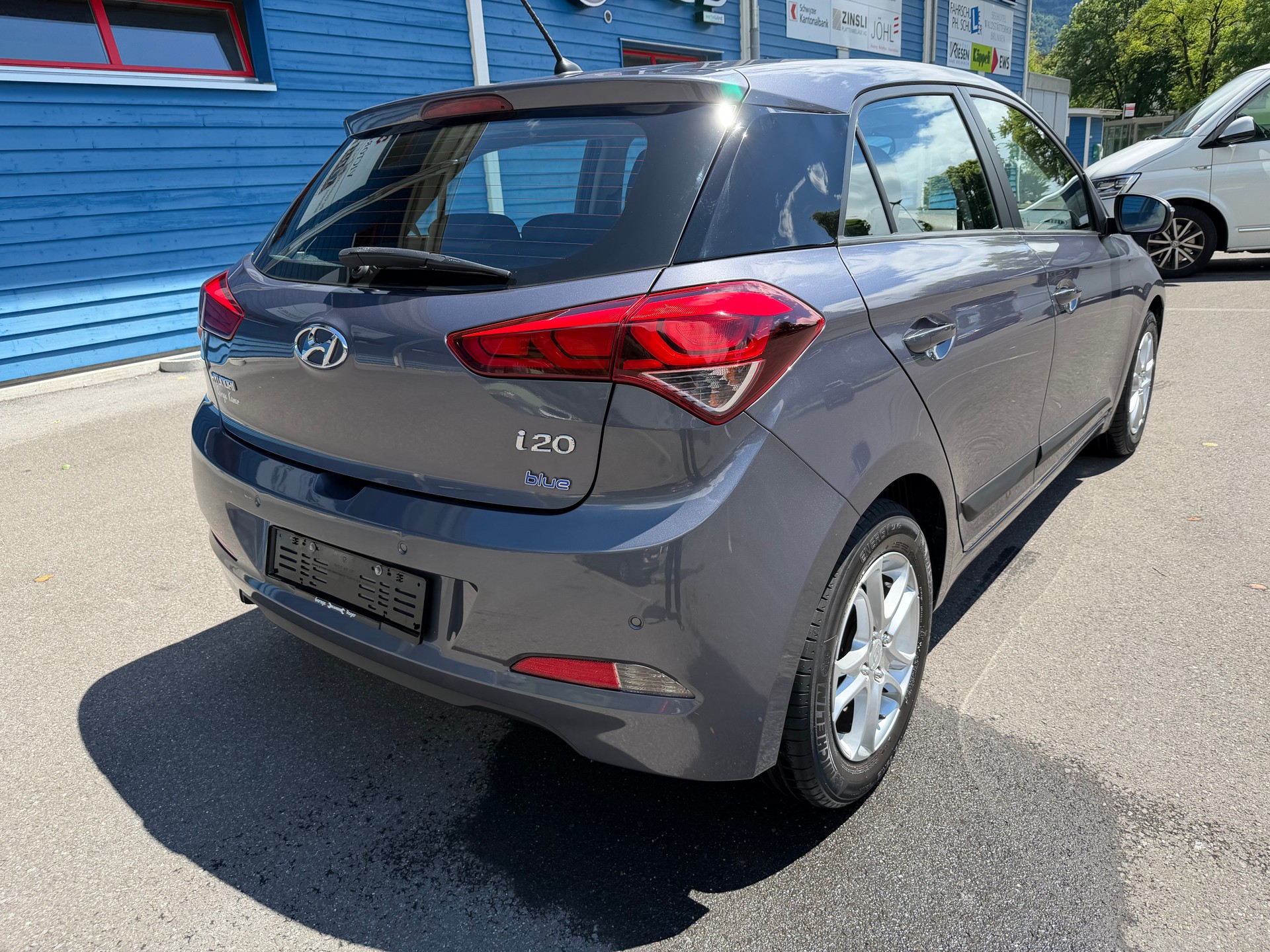 HYUNDAI i20 1.2 Amplia-image-3