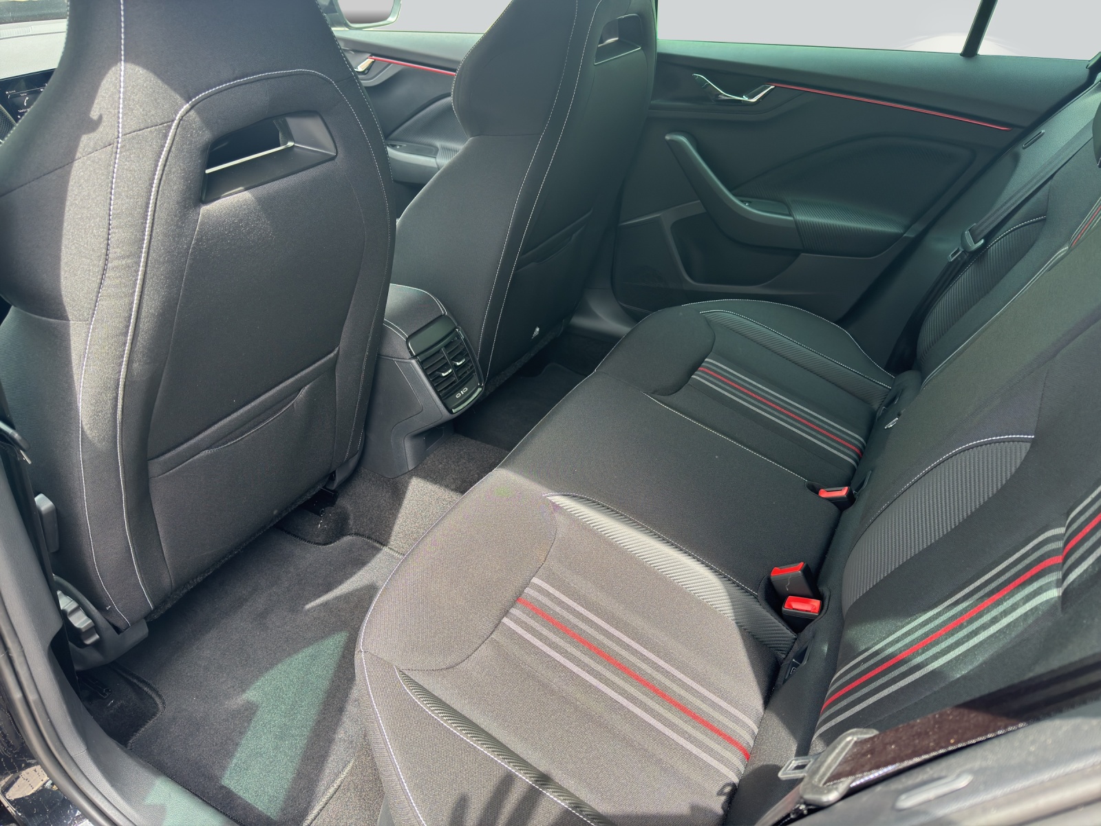 SKODA Kamiq 1.5 TSI Monte Carlo DSG-image-7