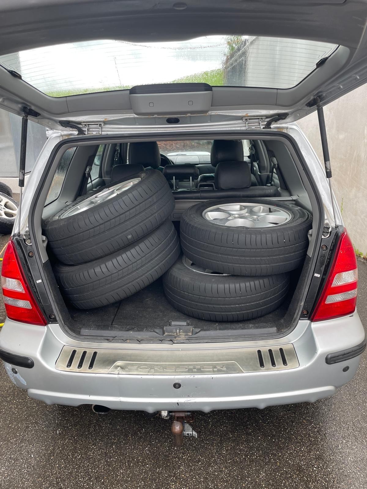 SUBARU Forester 2.0XT Automatic-image-11