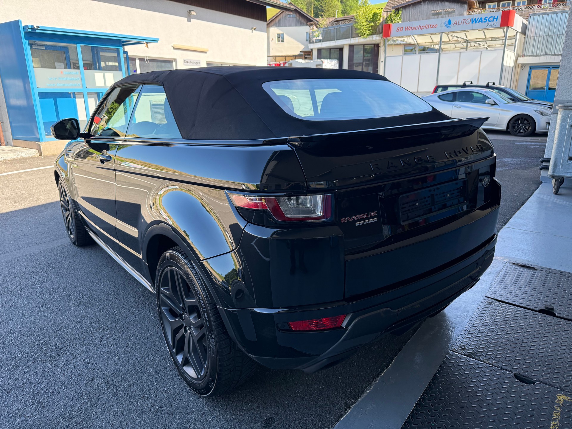 LAND ROVER Range Rover Evoque Convert. 2.0Si4 HSE Dynamic AT9-image-6