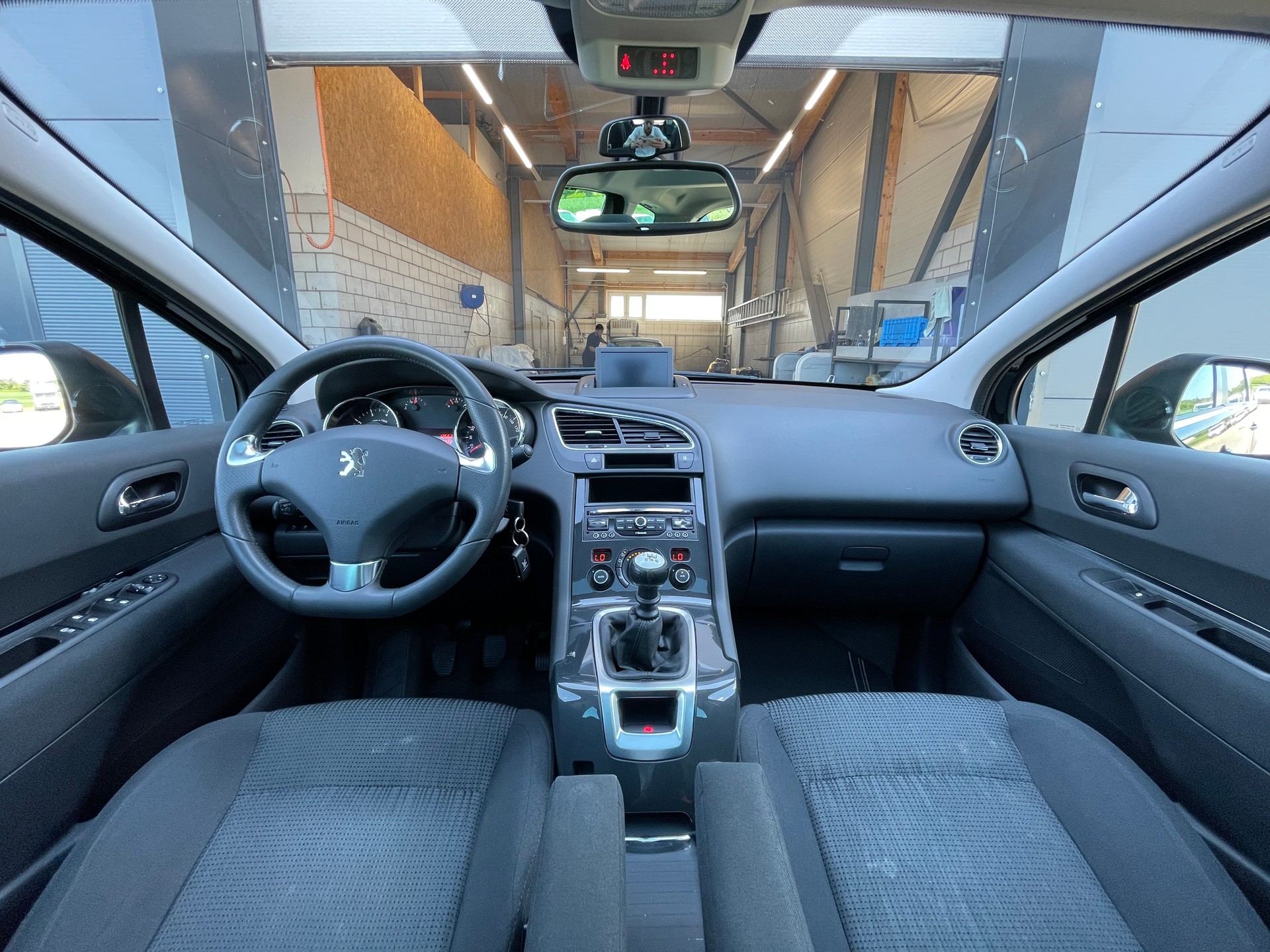 PEUGEOT 5008 1.6 16V T Style-image-7