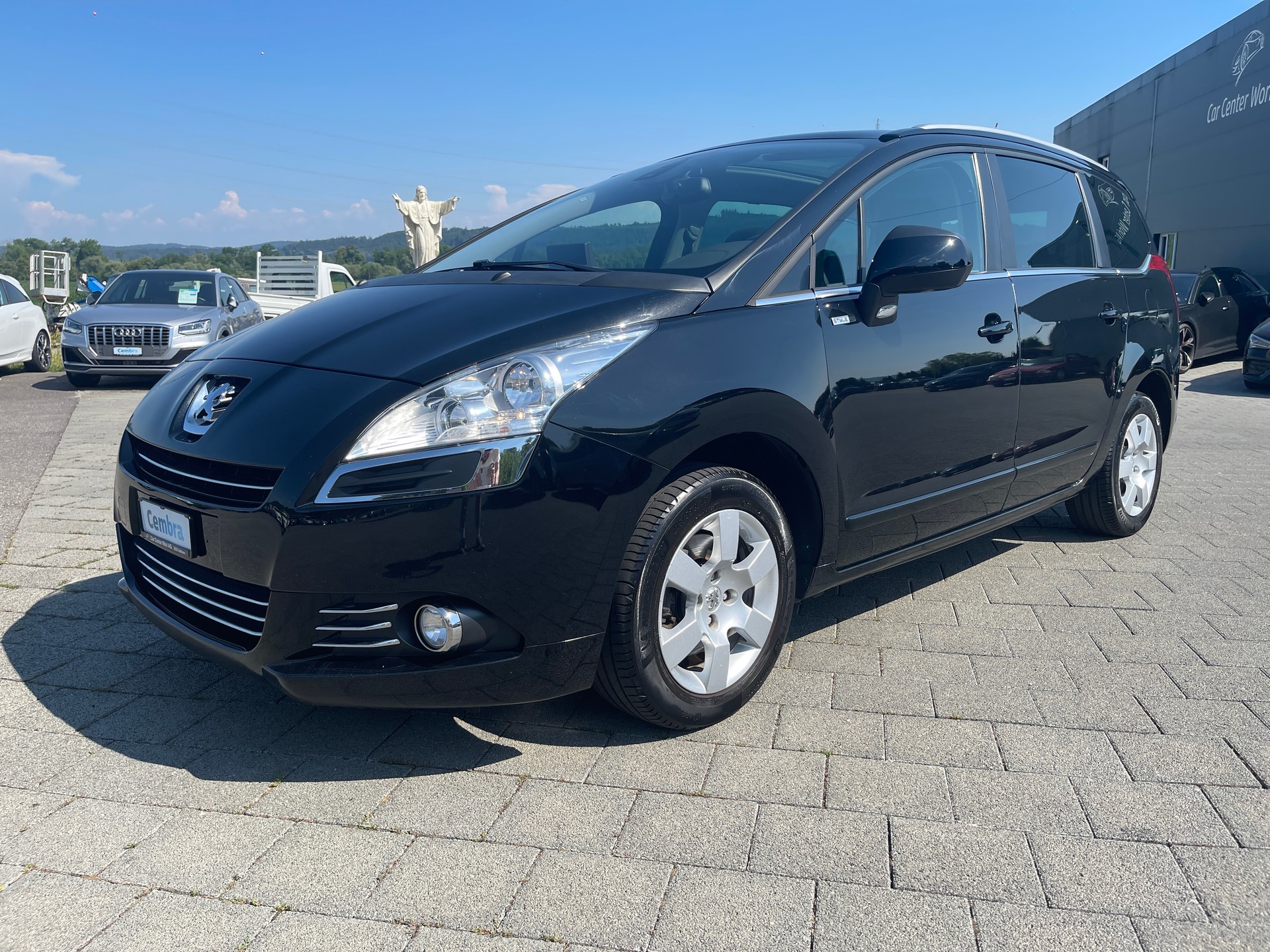 PEUGEOT 5008 1.6 16V T Style-image-1