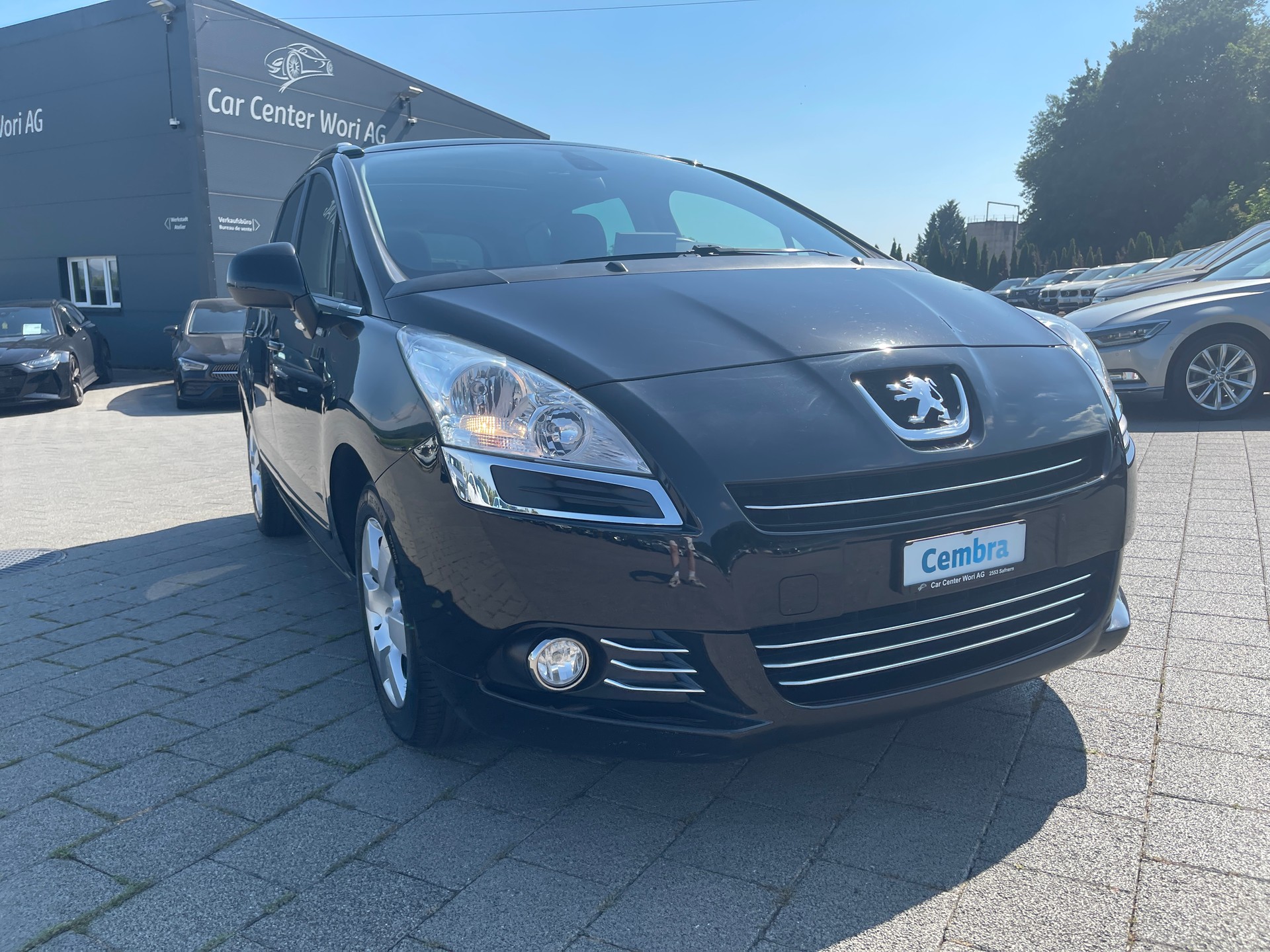 PEUGEOT 5008 1.6 16V T Style-image-5