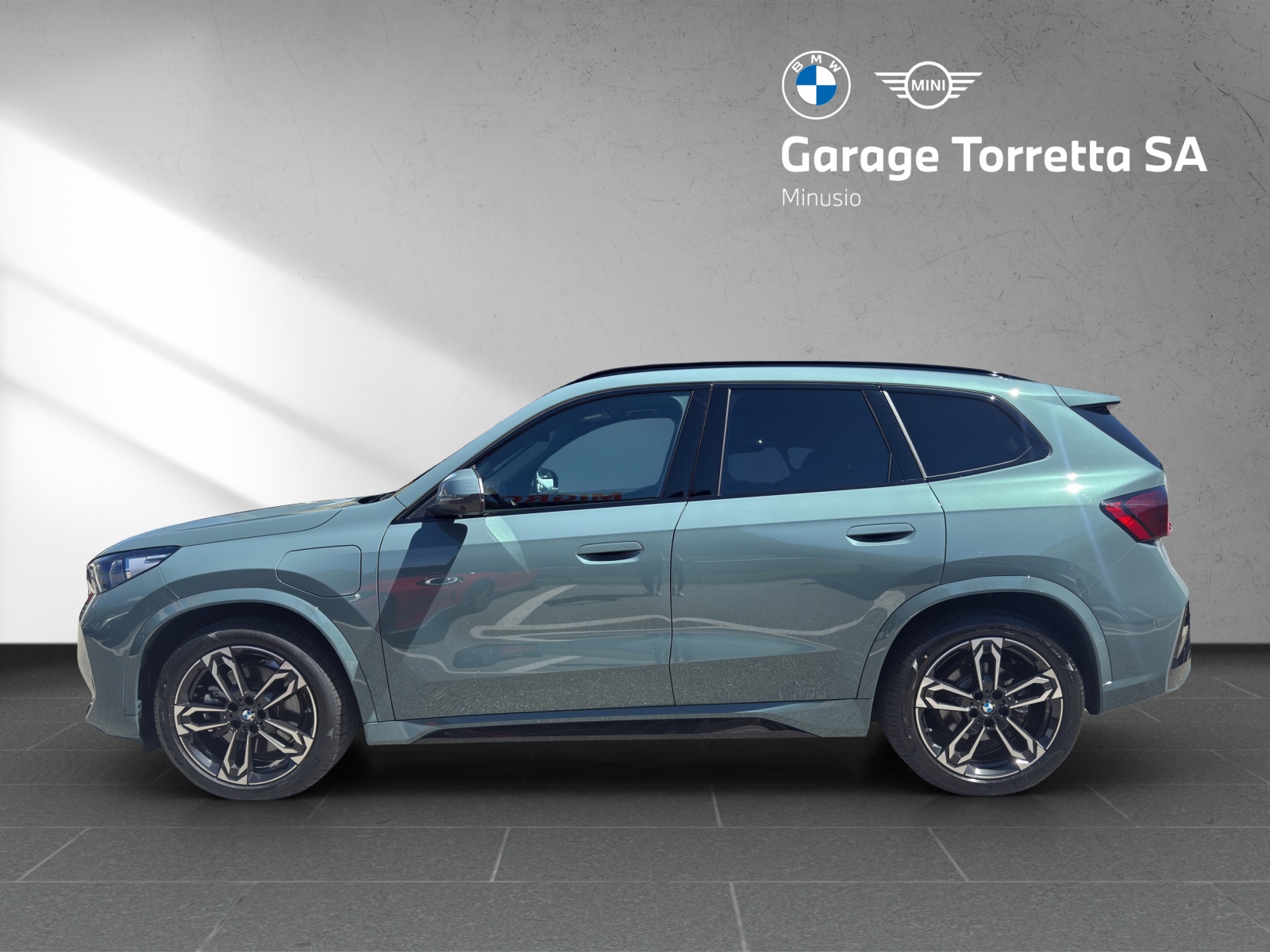 BMW X1 xDrive 30e M Sport-showroom-element-1