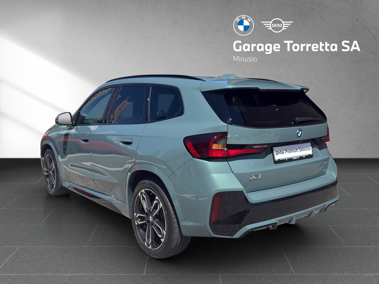 BMW X1 xDrive 30e M Sport-showroom-element-2