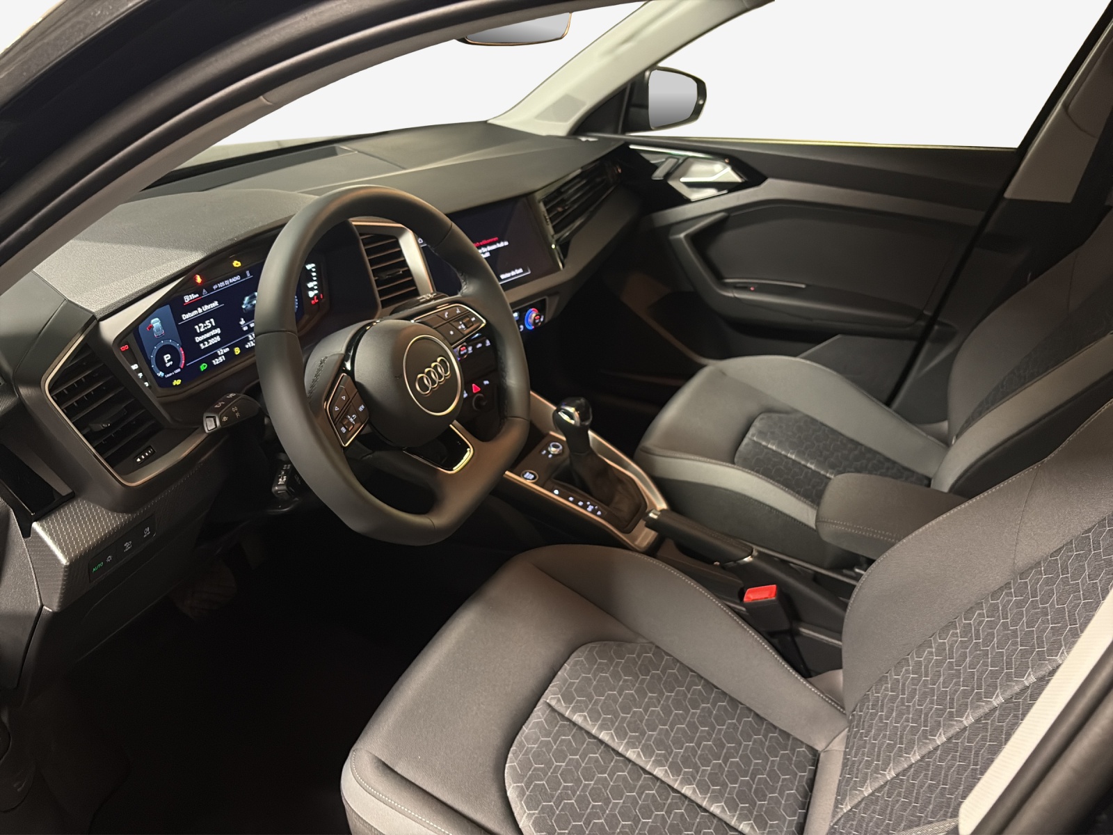 AUDI A1 Sportback 30 TFSI Attraction S-tronic-image-13