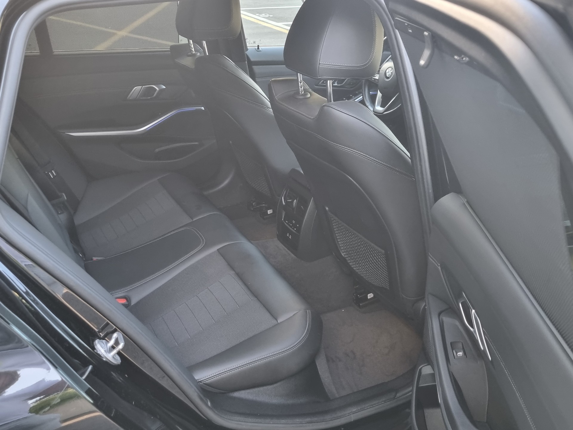 BMW 320d xDrive 48V Touring Luxury Line Steptronic-image-12