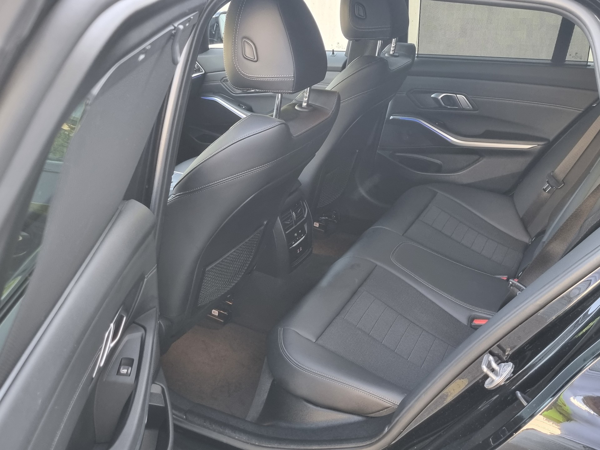 BMW 320d xDrive 48V Touring Luxury Line Steptronic-image-13