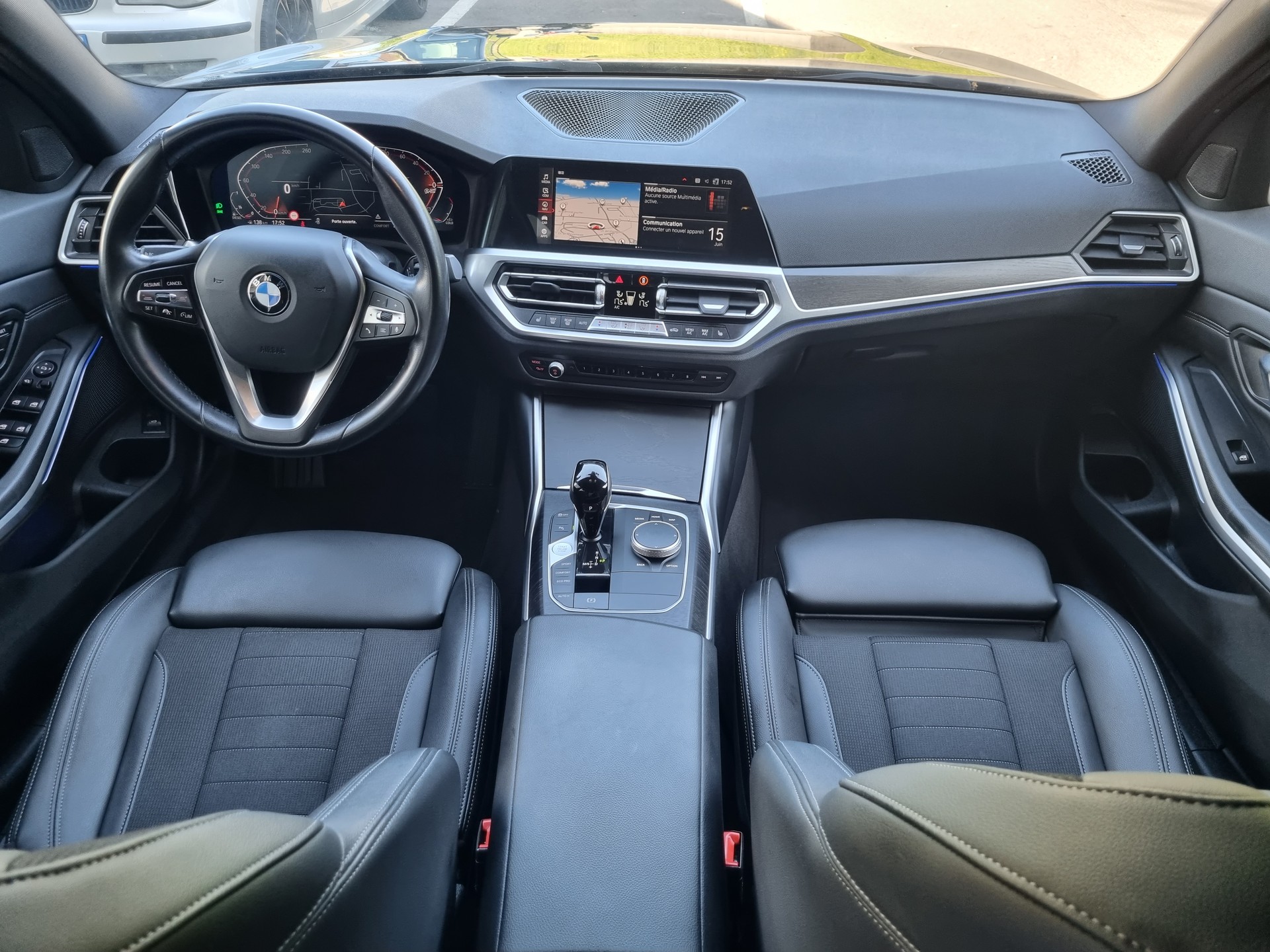 BMW 320d xDrive 48V Touring Luxury Line Steptronic-image-5