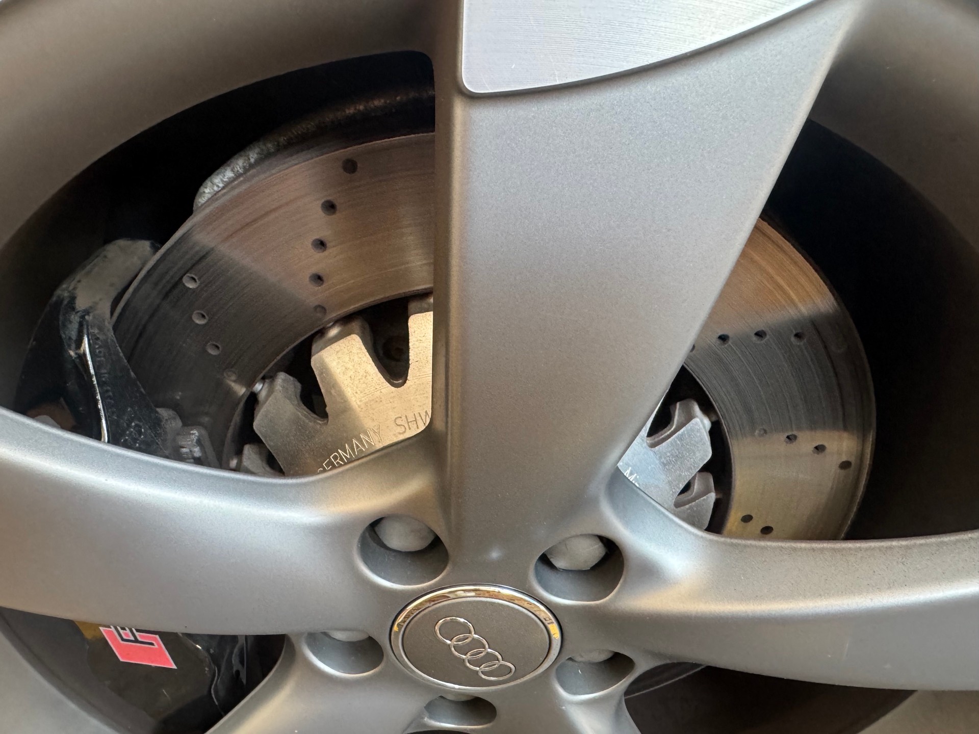 AUDI 2.5 T FSI Black Ed. quat. S-Tr-image-14