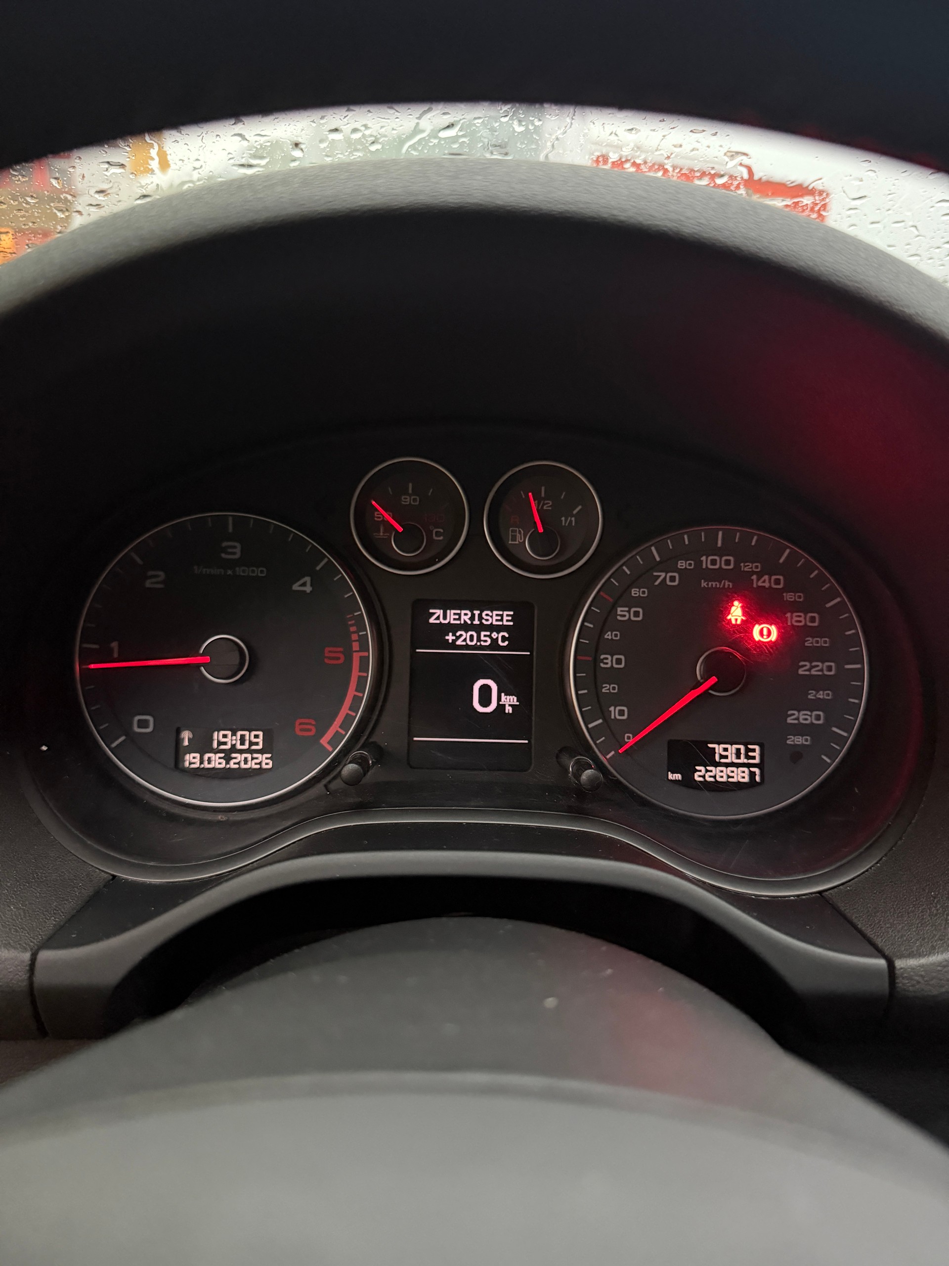 AUDI A3 Sportback 2.0 TDI Ambiente-image-13