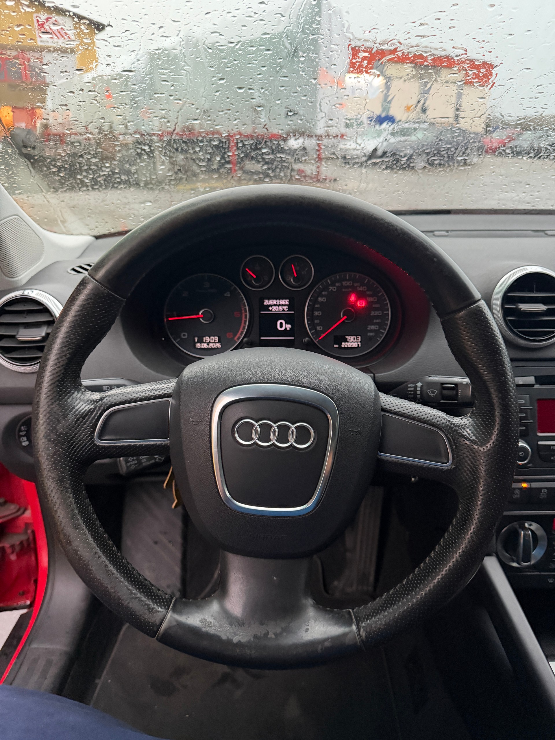 AUDI A3 Sportback 2.0 TDI Ambiente-image-12