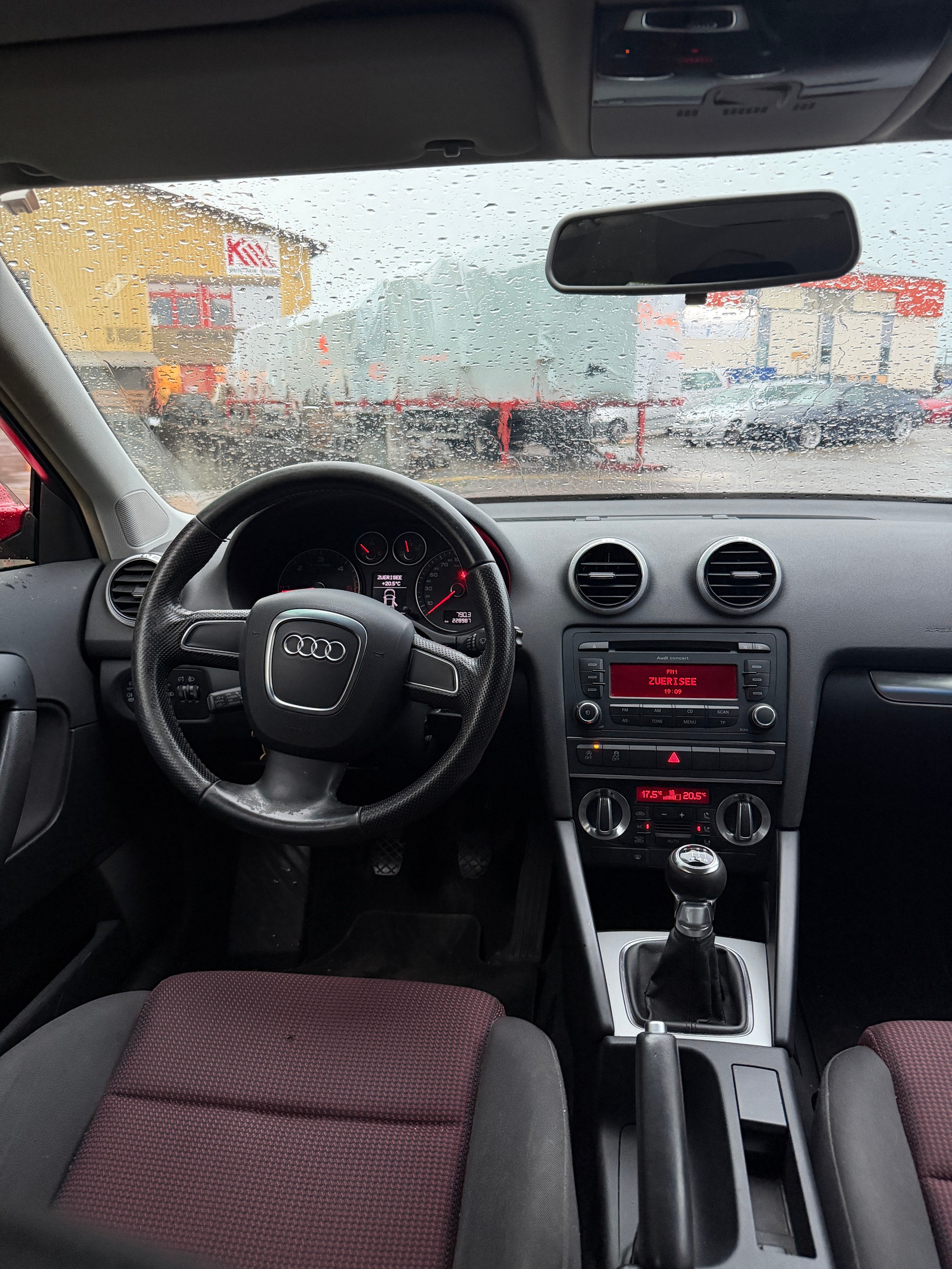 AUDI A3 Sportback 2.0 TDI Ambiente-image-9