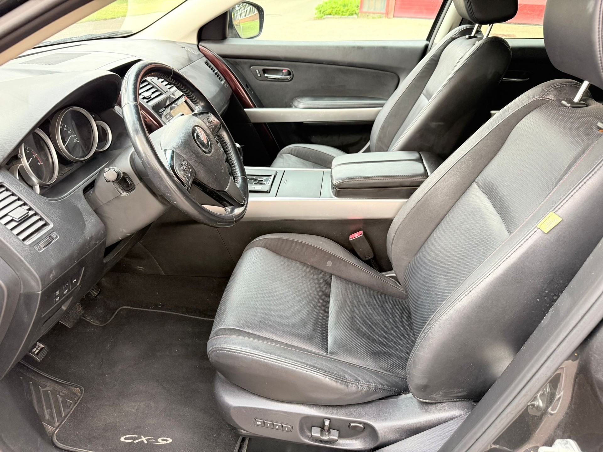 MAZDA CX-9 3.7 V6 Revolution Automatic-image-5