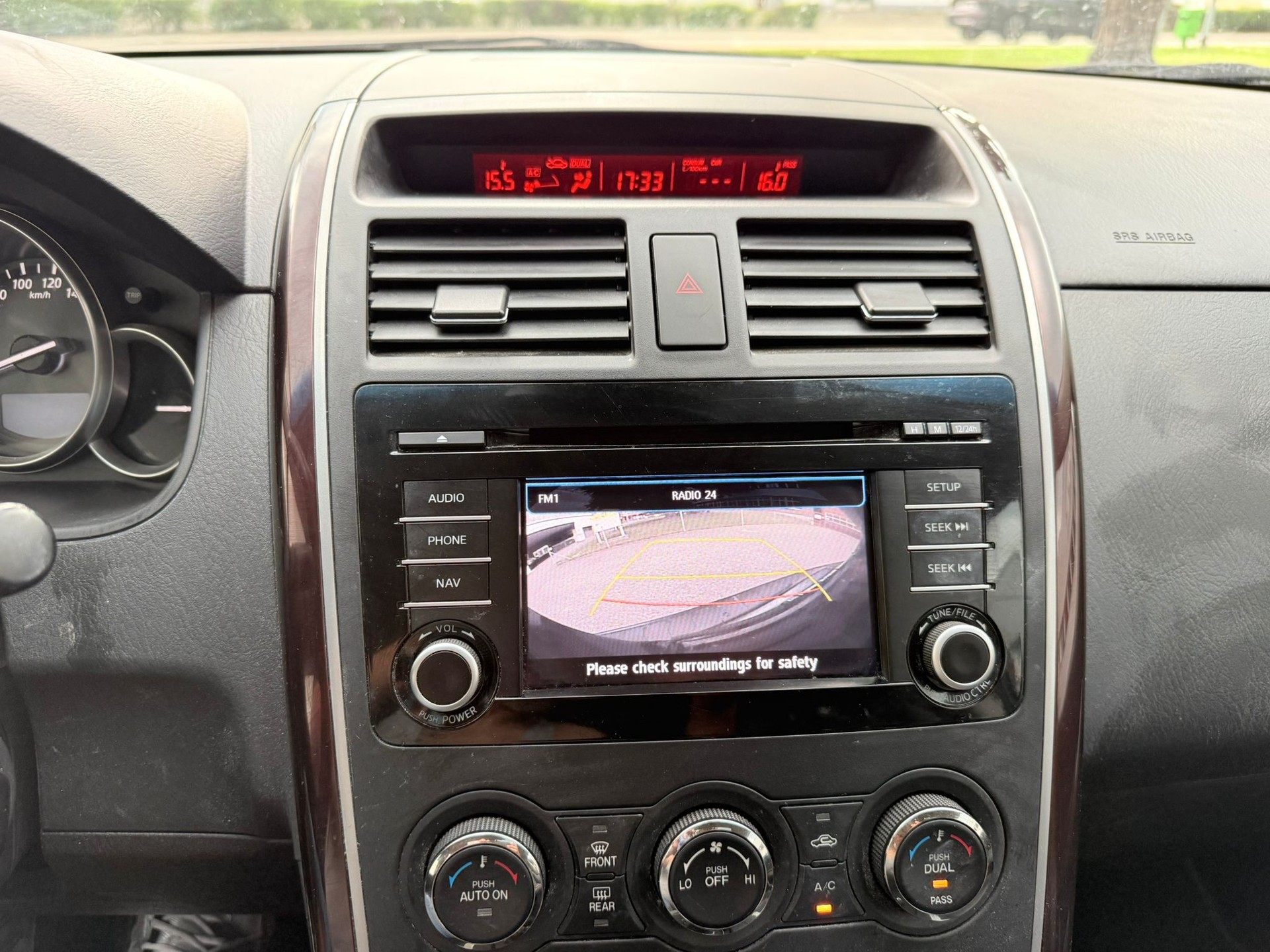 MAZDA CX-9 3.7 V6 Revolution Automatic-image-6