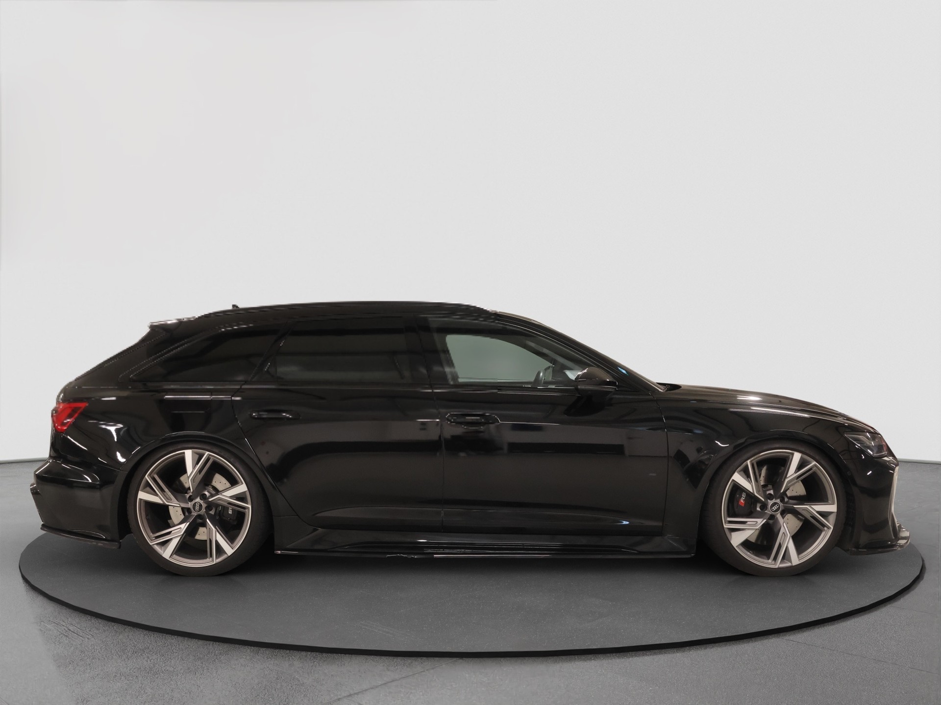 AUDI RS6 Avant 4.0 TFSI V8 quattro-image-5