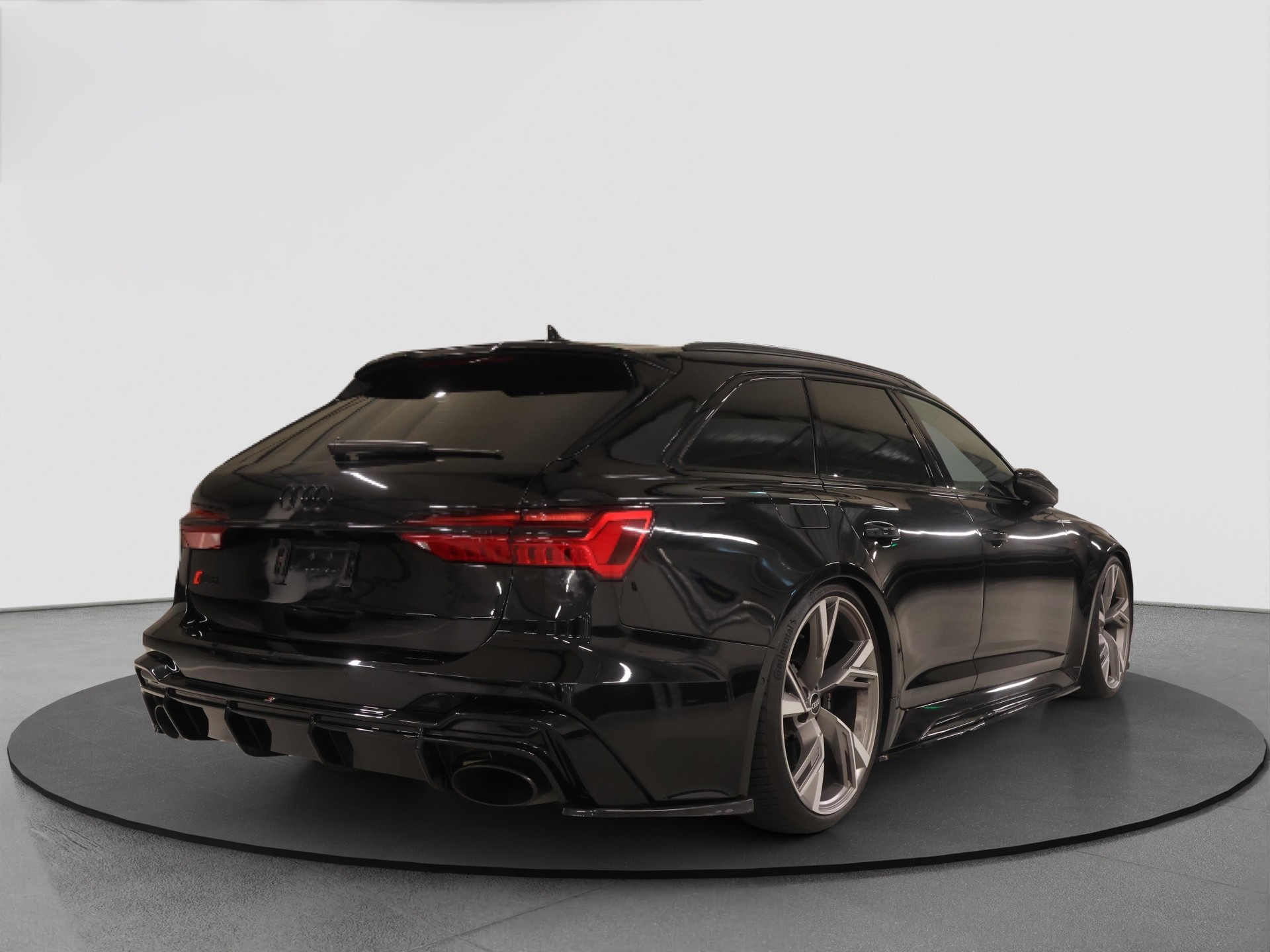 AUDI RS6 Avant 4.0 TFSI V8 quattro-image-4