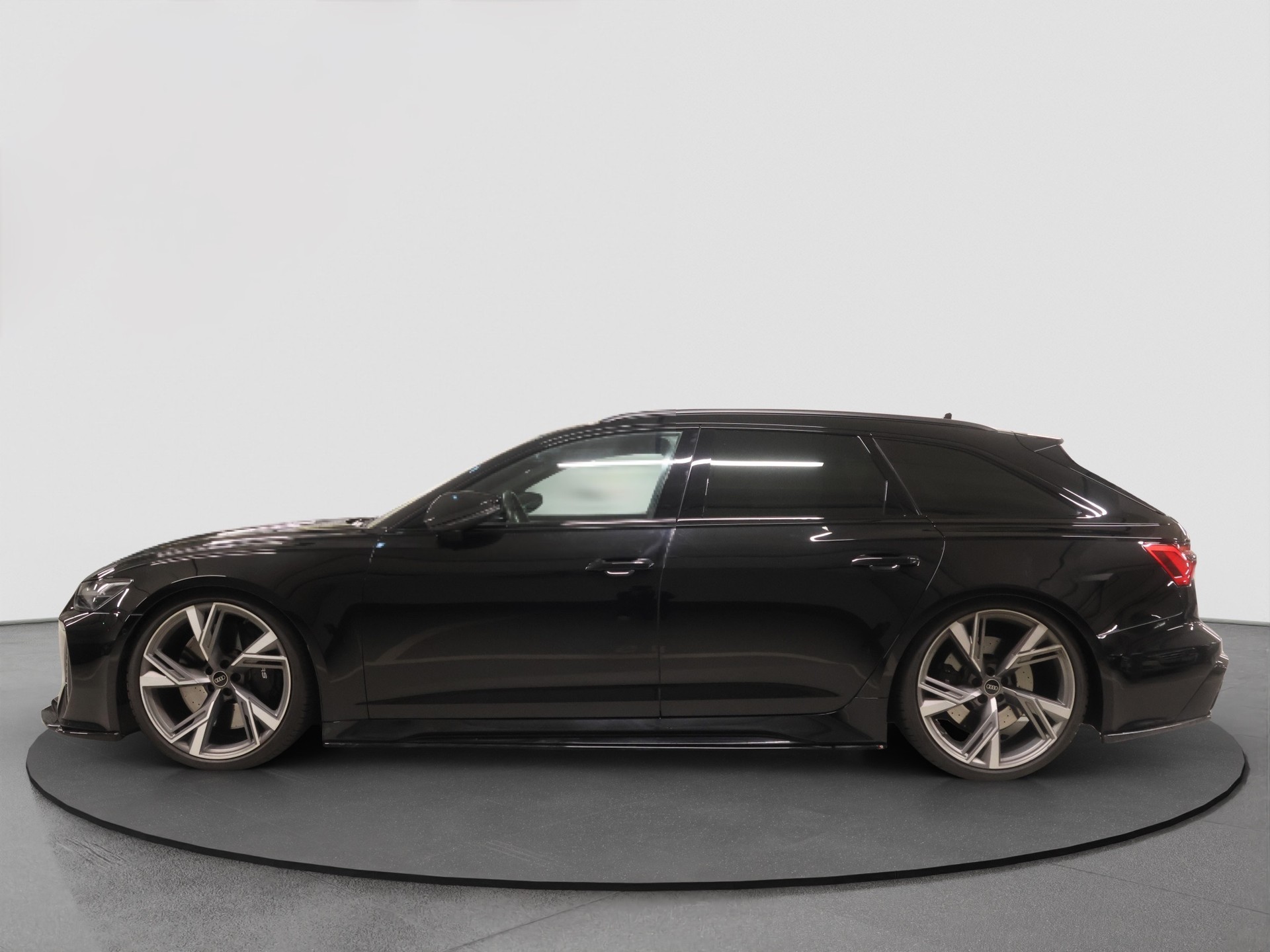 AUDI RS6 Avant 4.0 TFSI V8 quattro-image-1