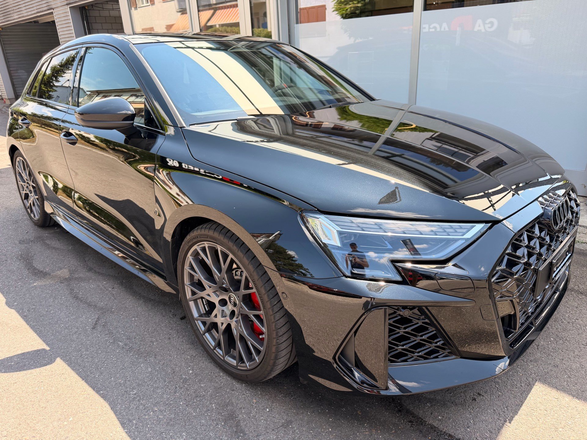 AUDI RS3 SPORTBACK 2.5 400 PS TFSI QUATTRO *** SCHALENSITZE & PANORAMAGLASDACH ***-showroom-element-2