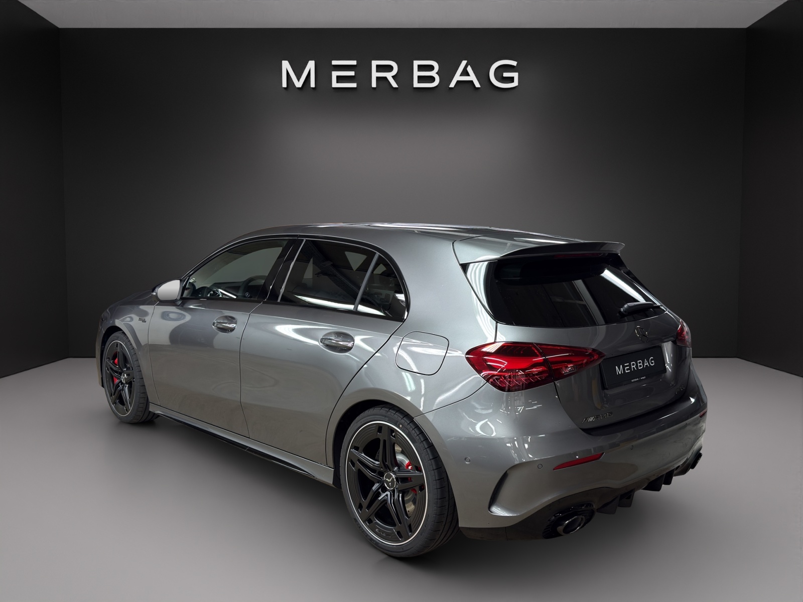 MERCEDES-BENZ A 35 AMG 4Matic 8G-DCT-image-2